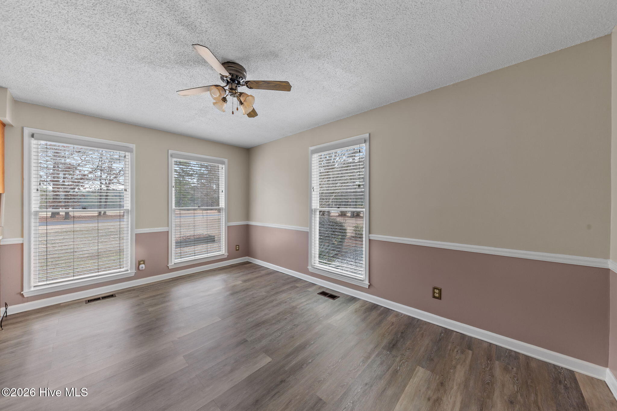 30080 Deercroft Drive Property Photo 10