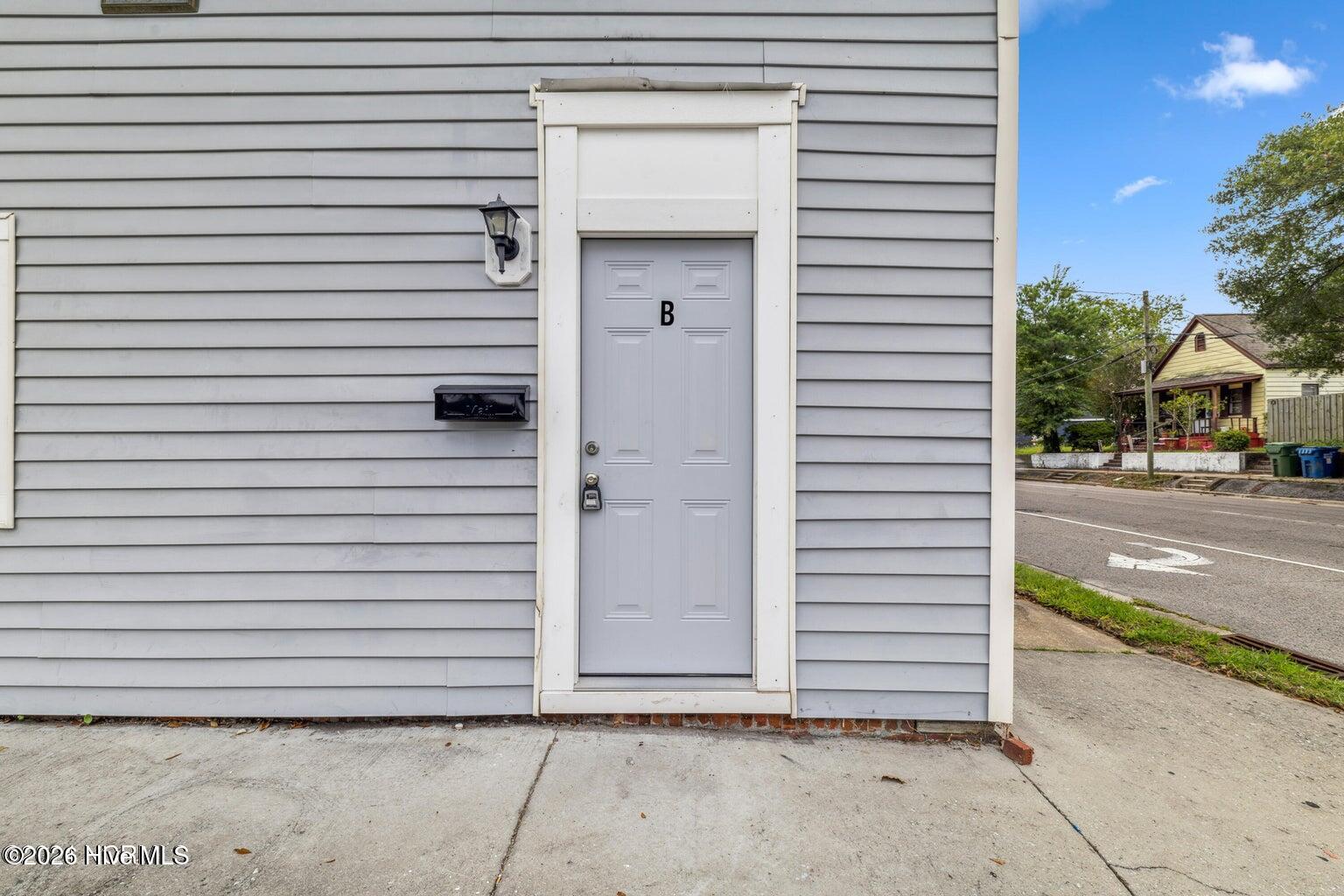 723 S 6th Street 1/2 Property Photo 4