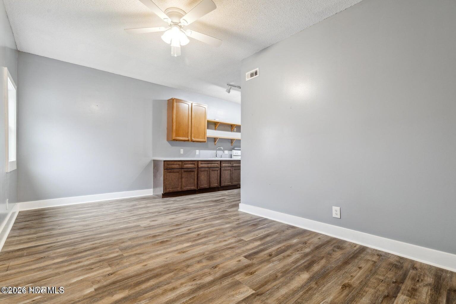 723 S 6th Street 1/2 Property Photo 6