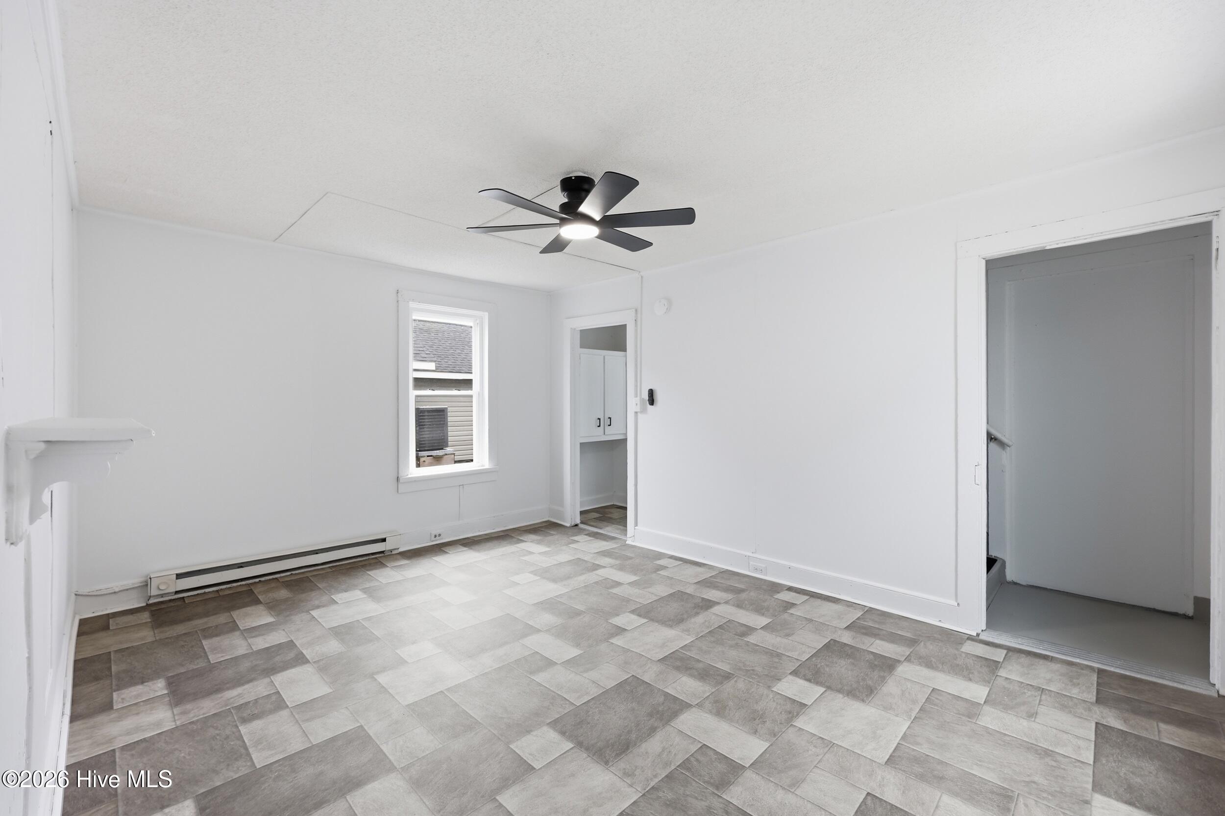 200 Queen Street Property Photo 6