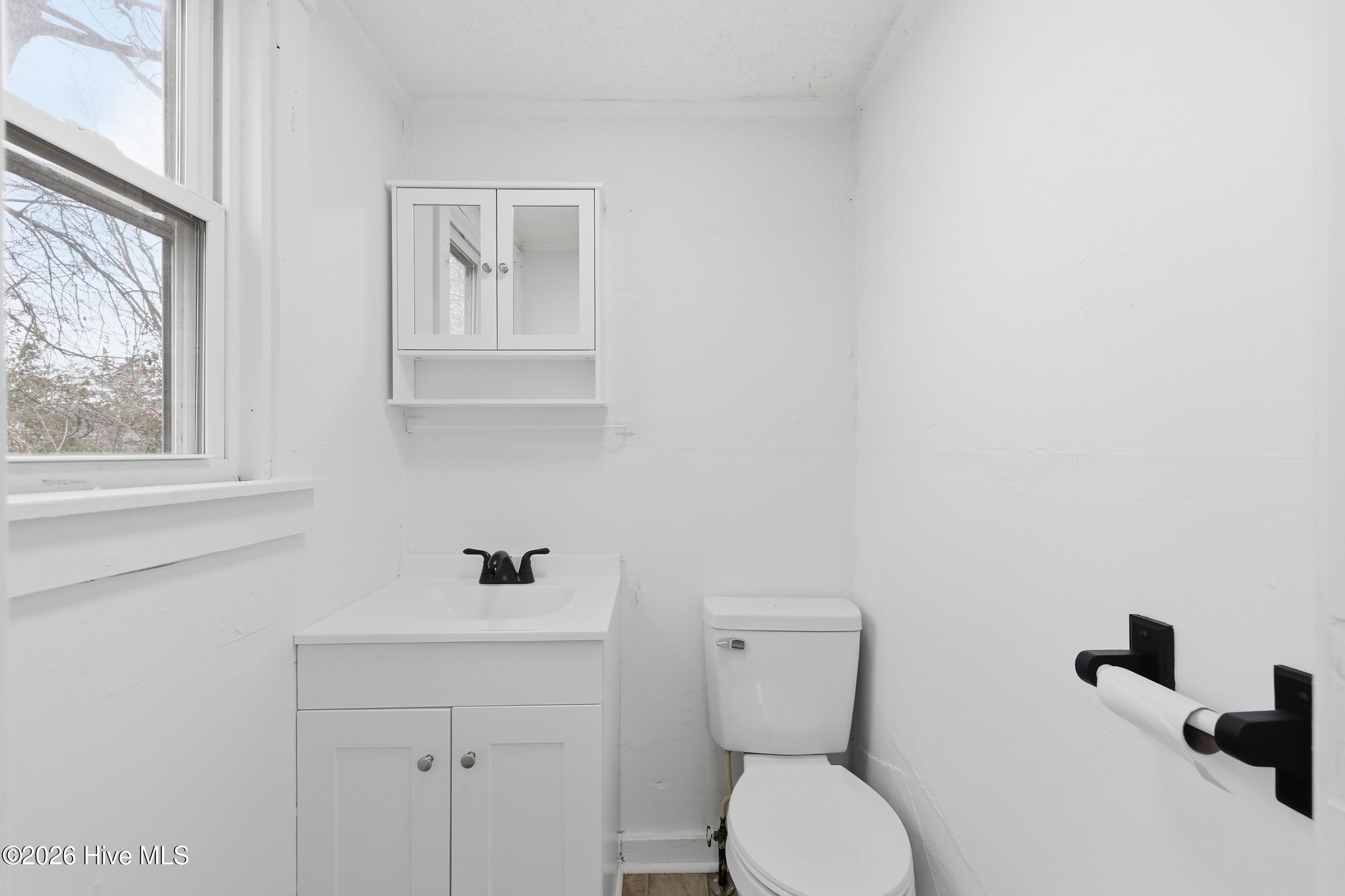 200 Queen Street Property Photo 10