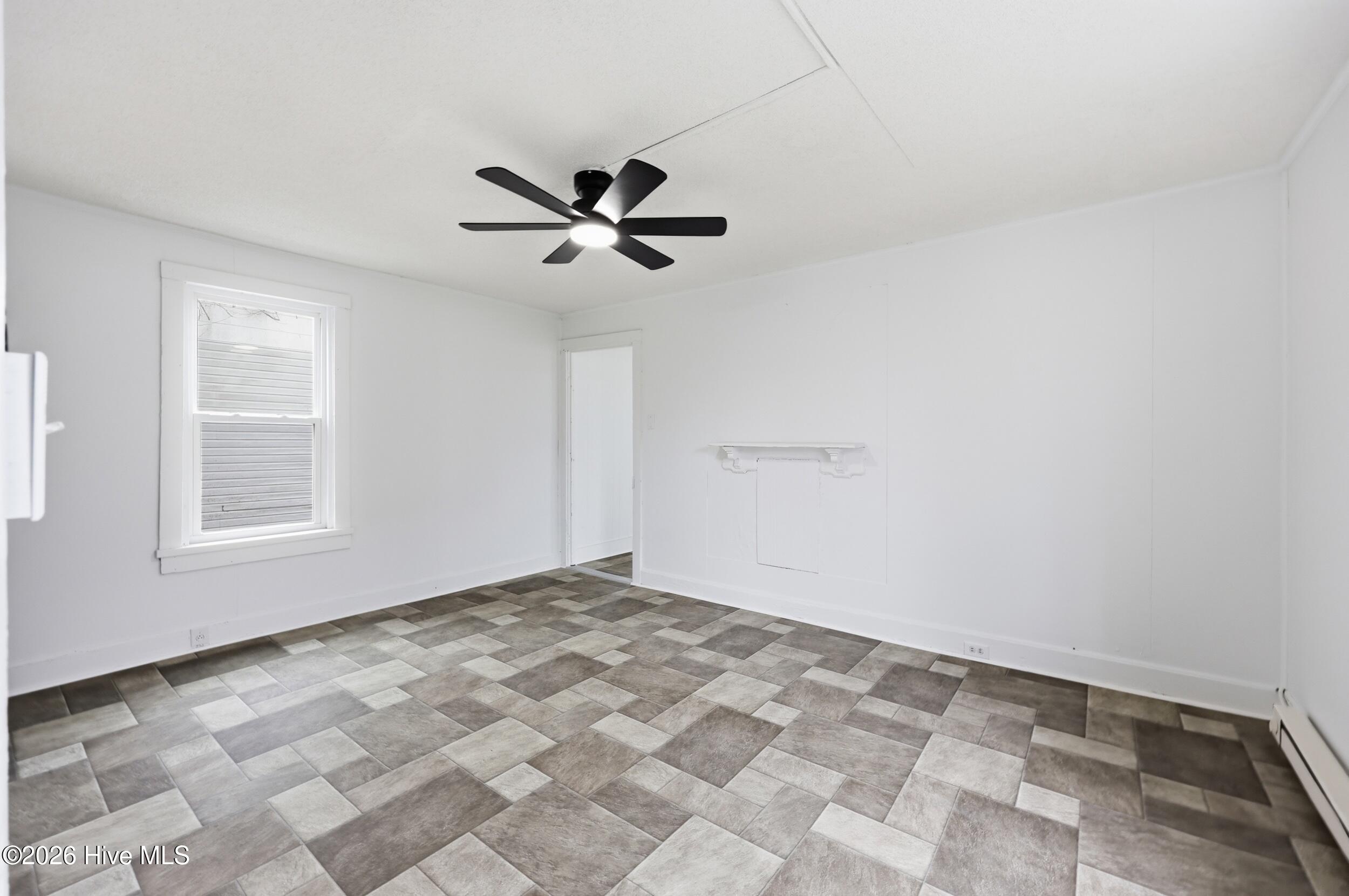 200 Queen Street Property Photo 13