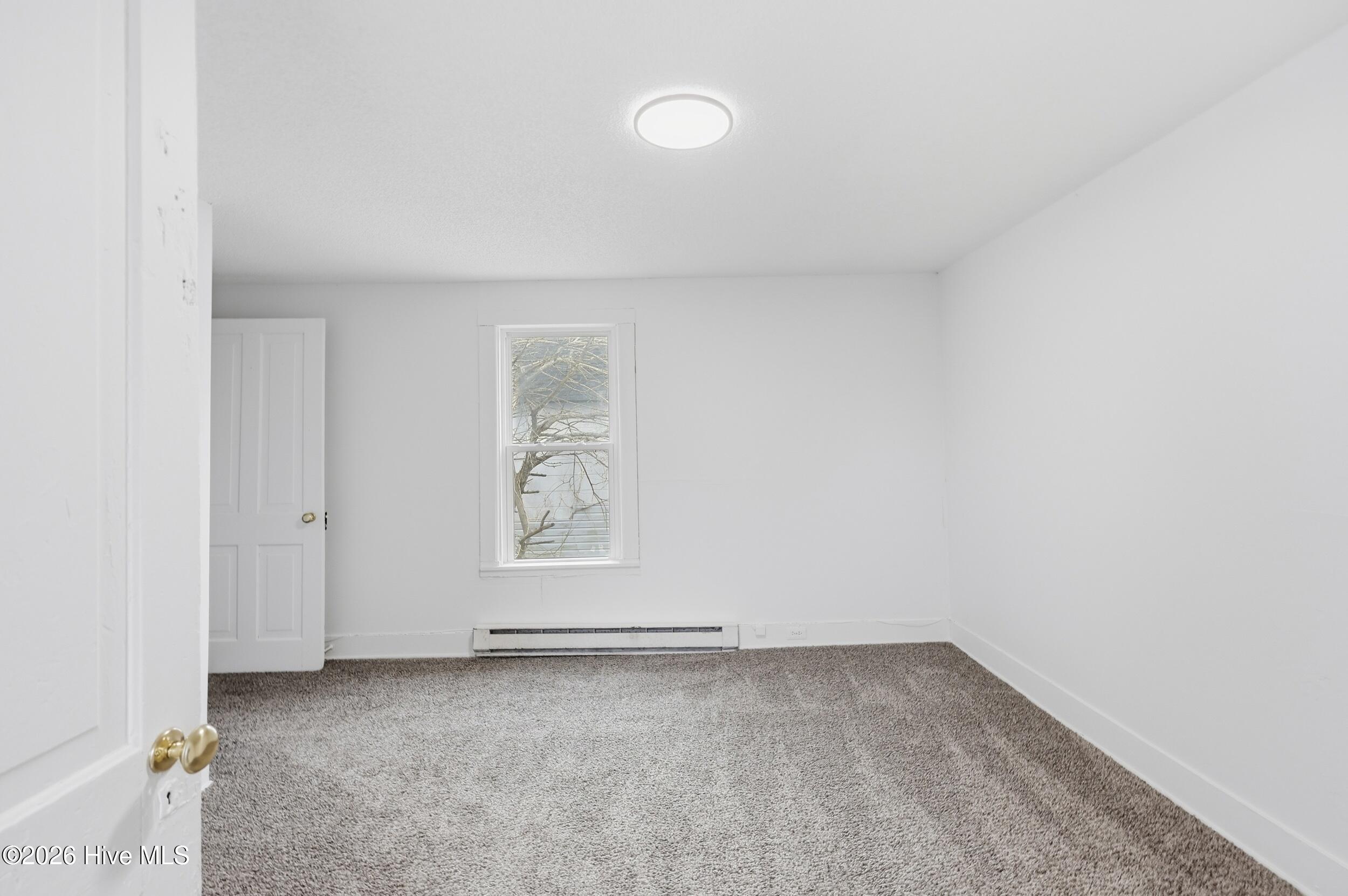 200 Queen Street Property Photo 16