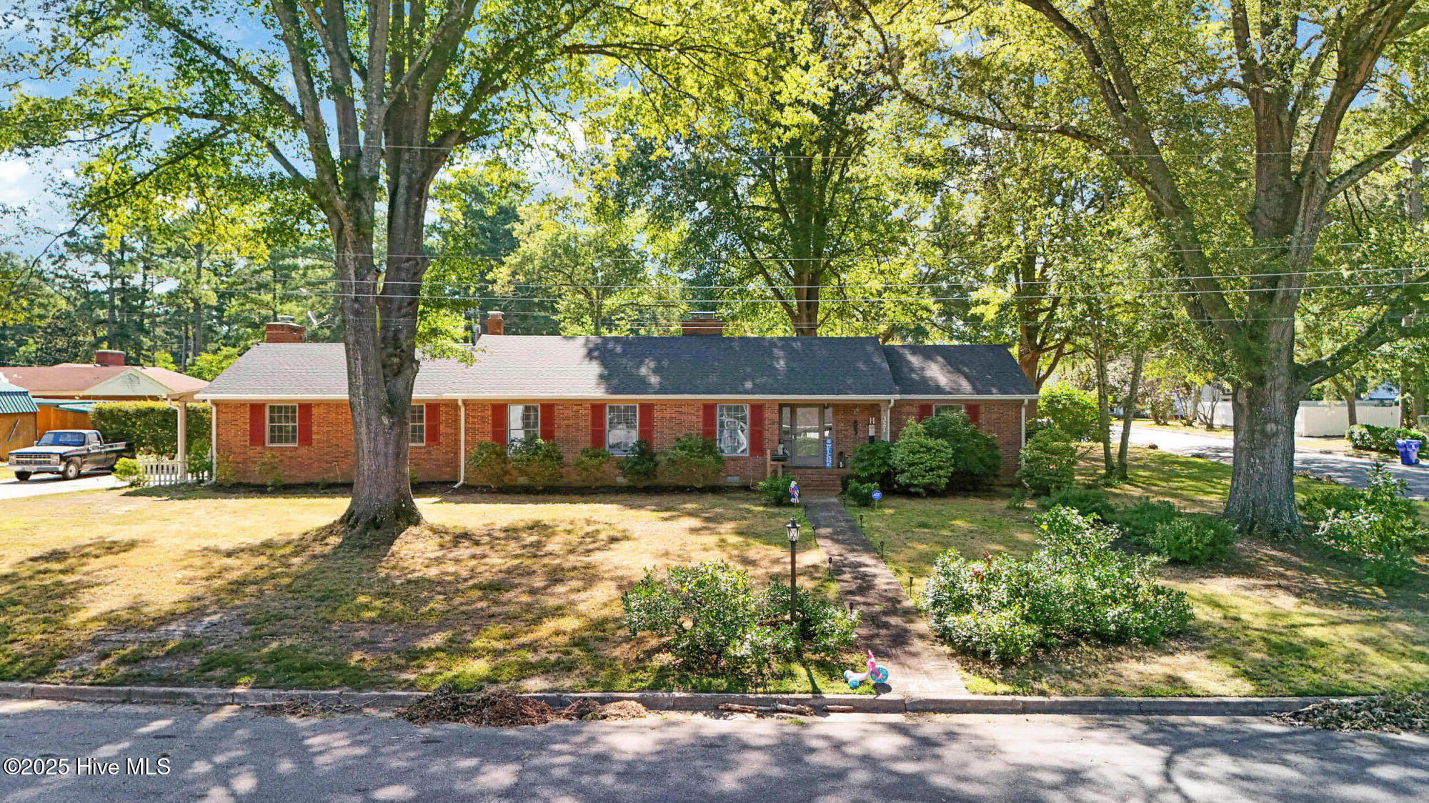 321 Circle Drive Property Photo 1