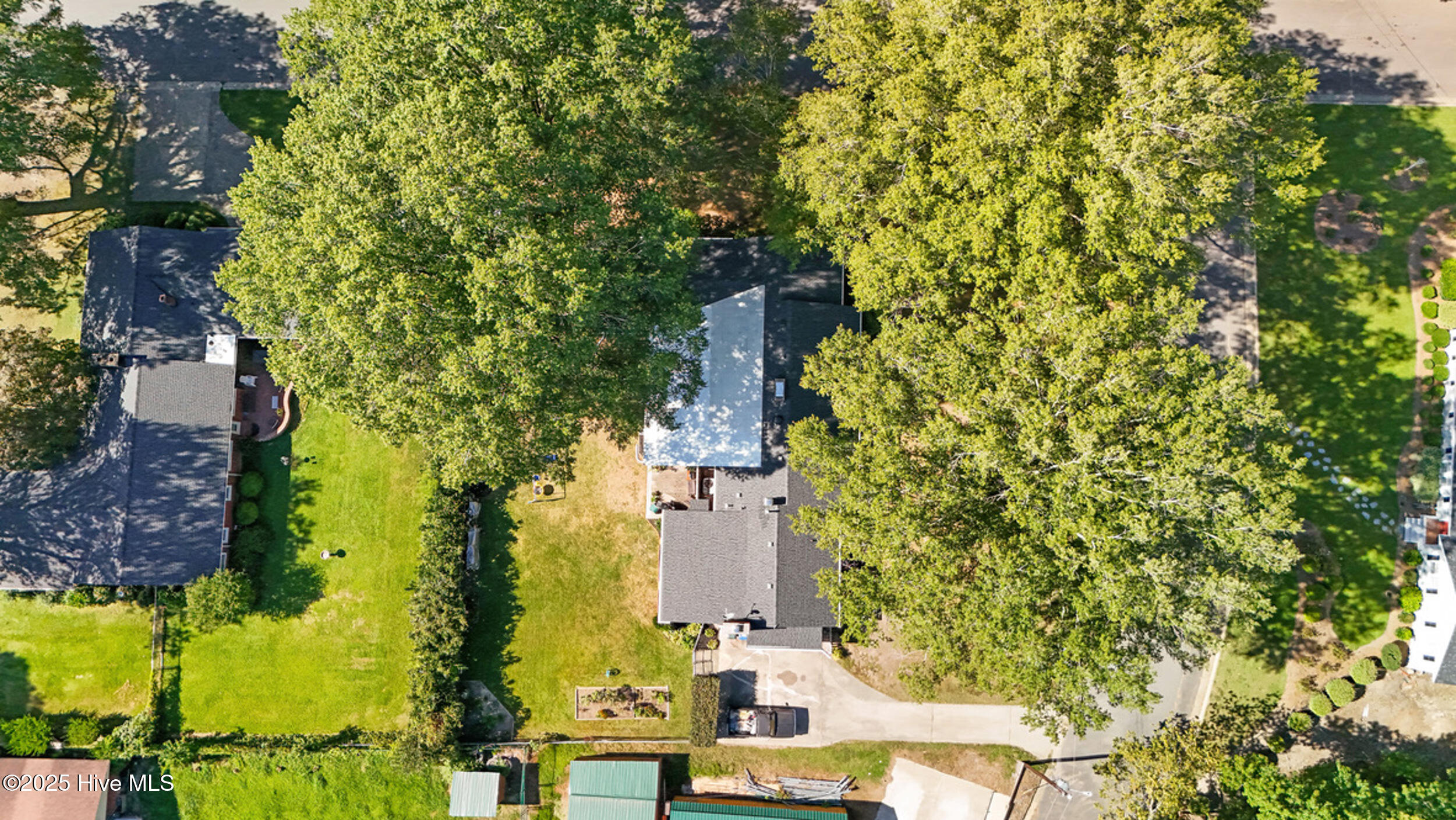321 Circle Drive Property Photo 2