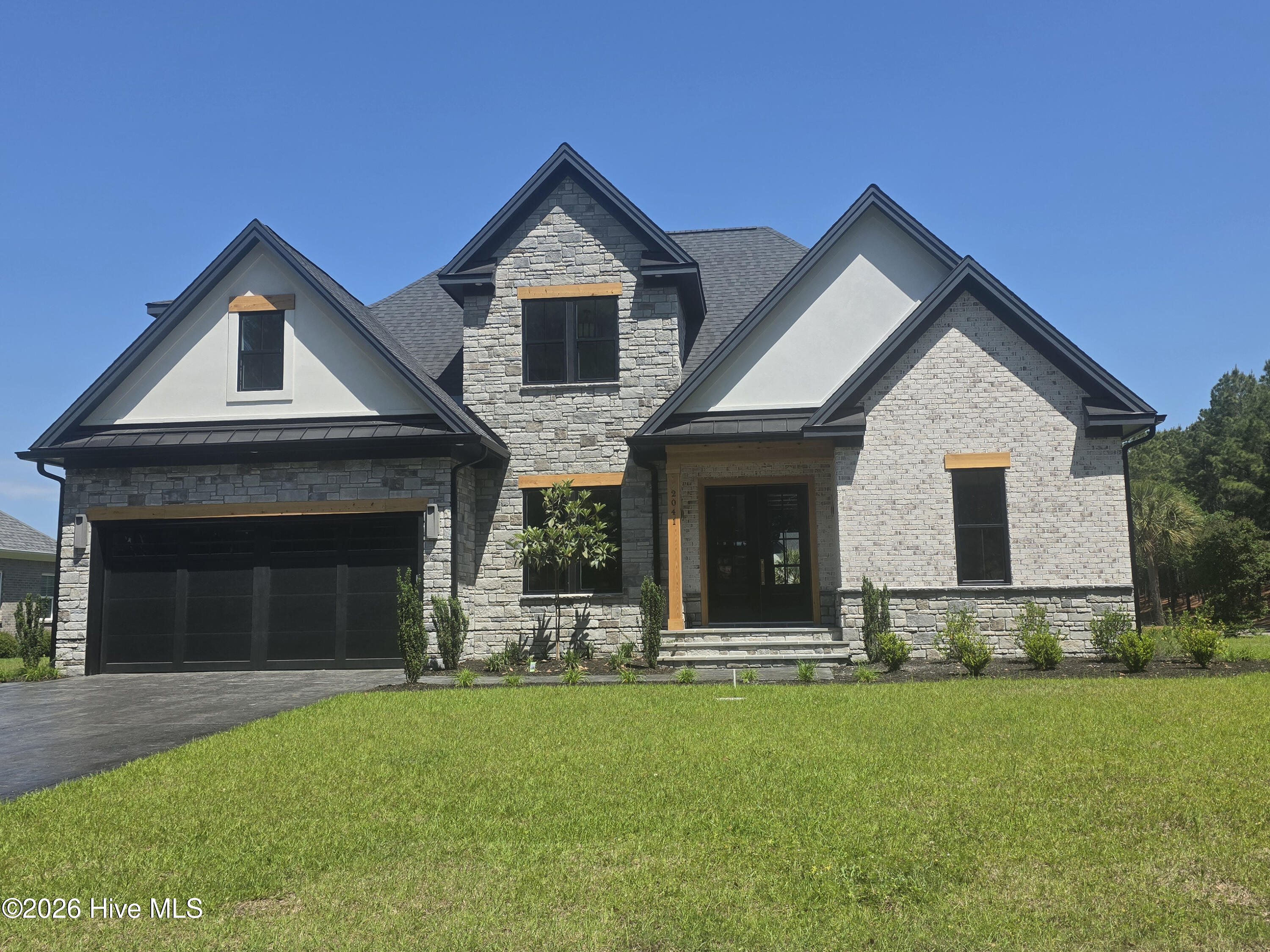 2041 Wind Lake Way Property Photo 1