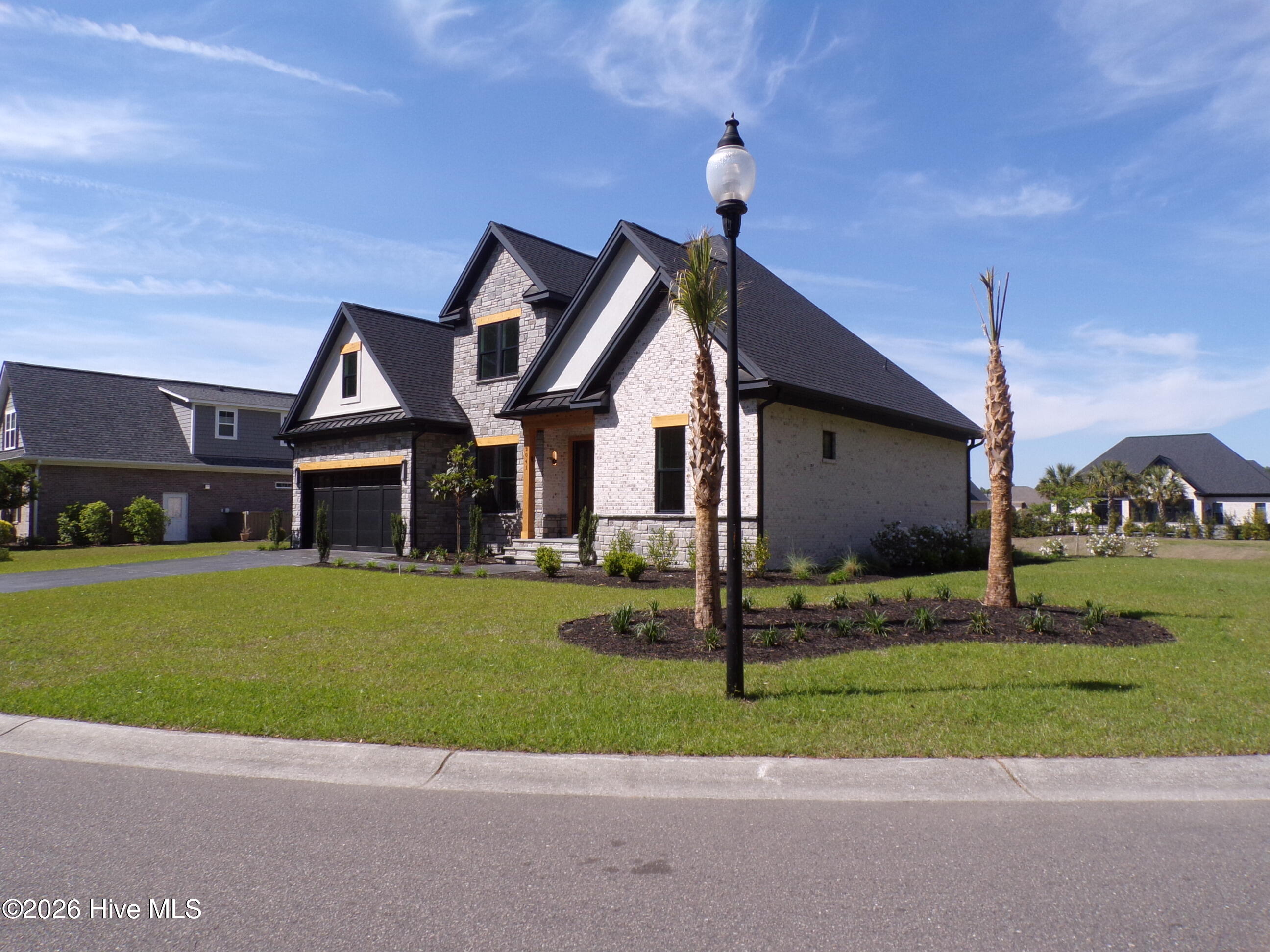 2041 Wind Lake Way Property Photo 3