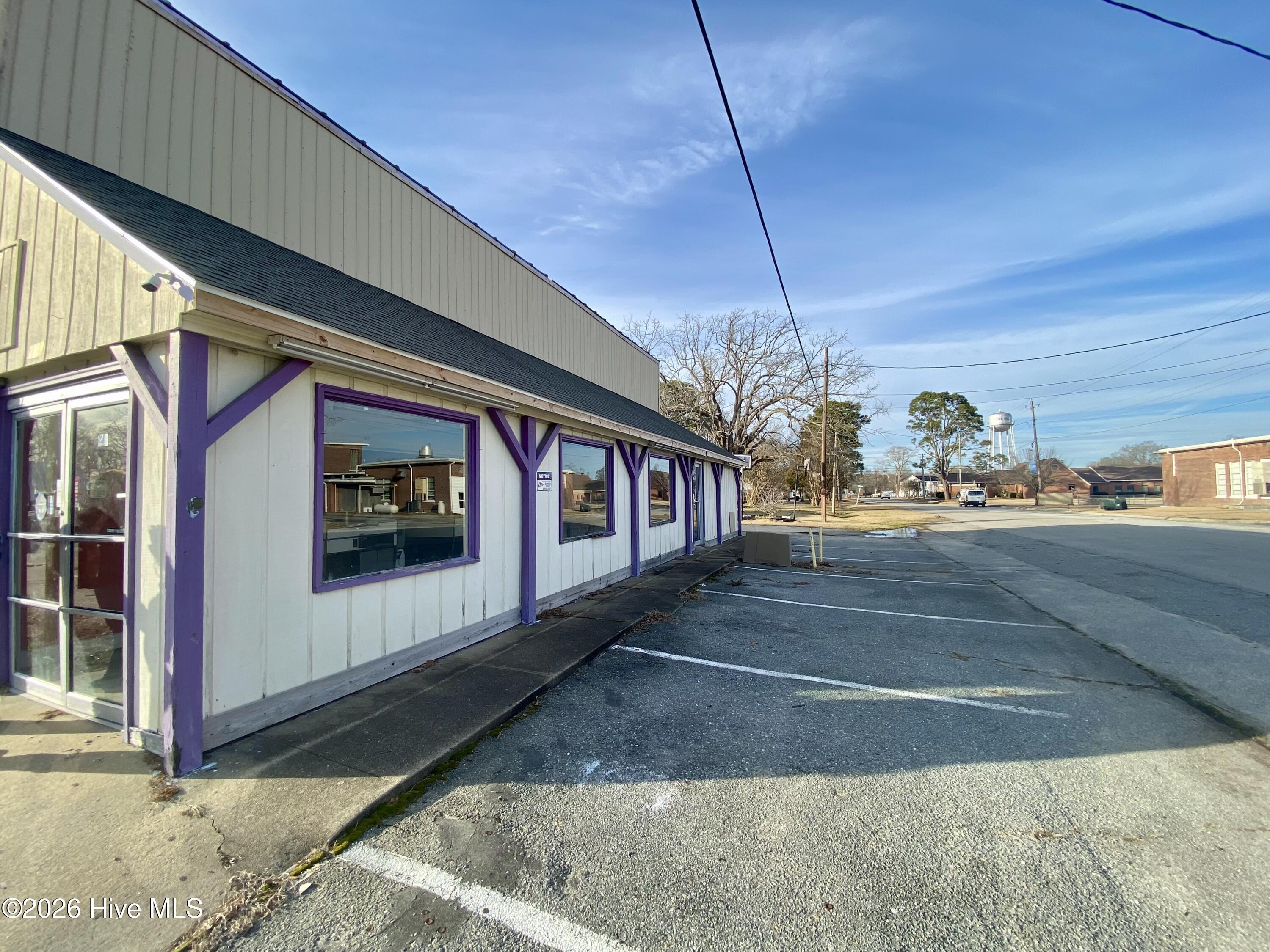 202 S Pine Street Property Photo 2