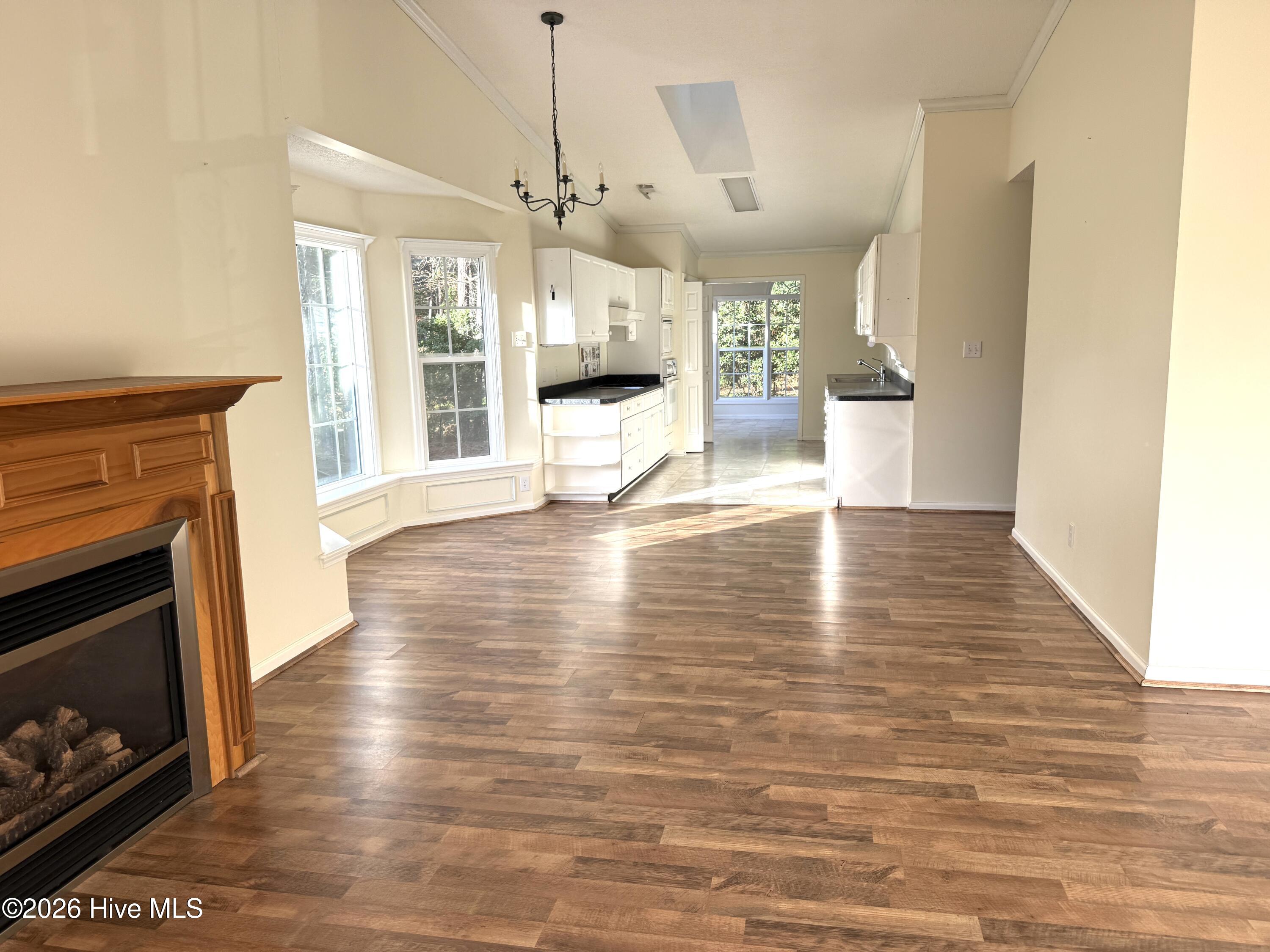 465 Deer Path Property Photo 3