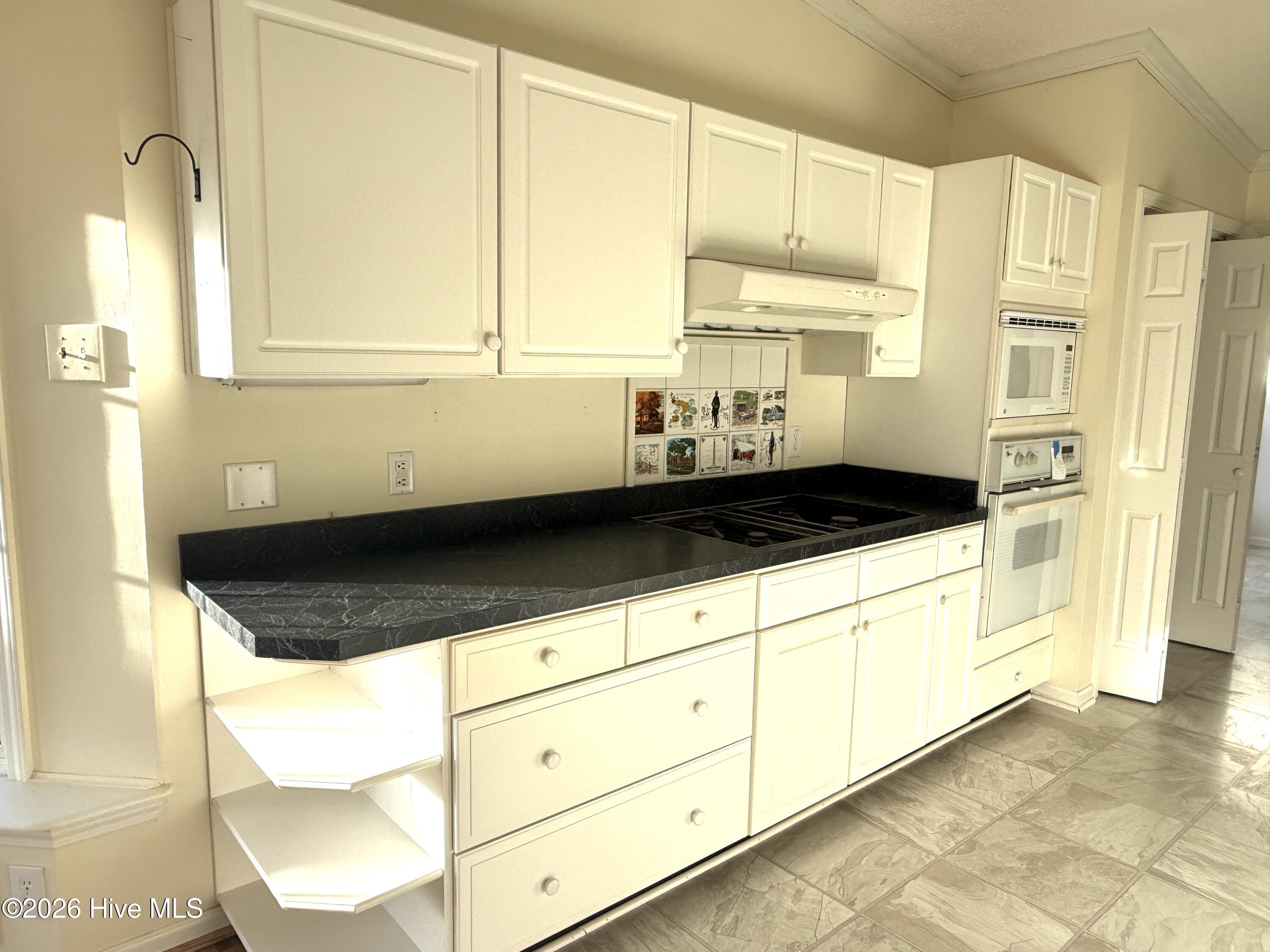 465 Deer Path Property Photo 7