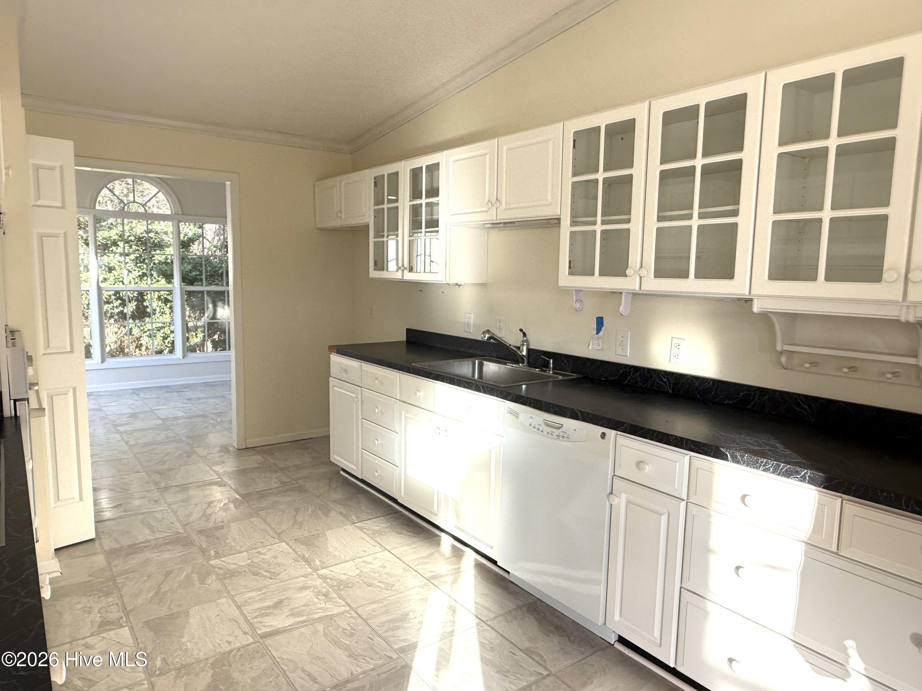 465 Deer Path Property Photo 8