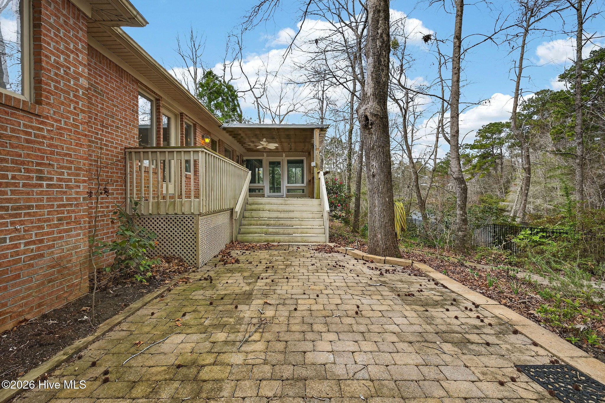 236 Ravenswood Road Property Photo 7