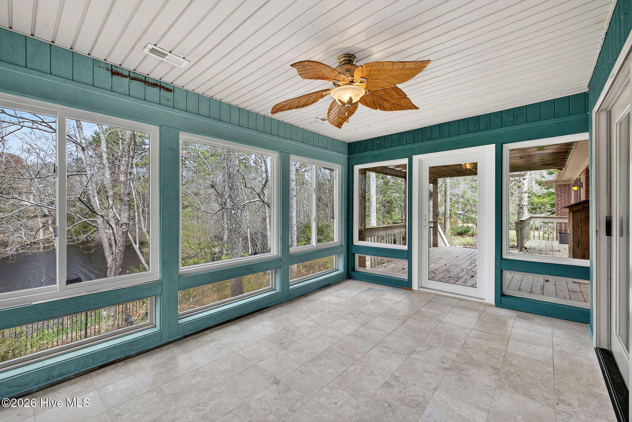 236 Ravenswood Road Property Photo 44