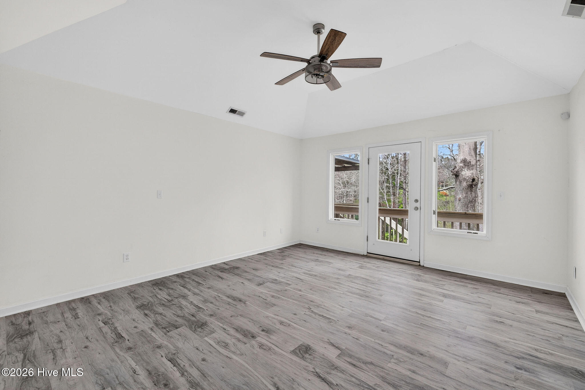236 Ravenswood Road Property Photo 54