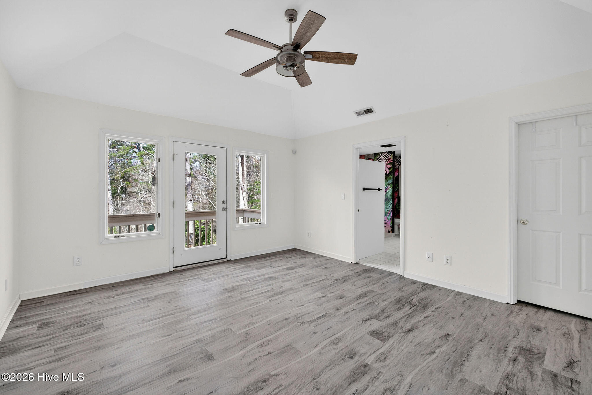 236 Ravenswood Road Property Photo 55