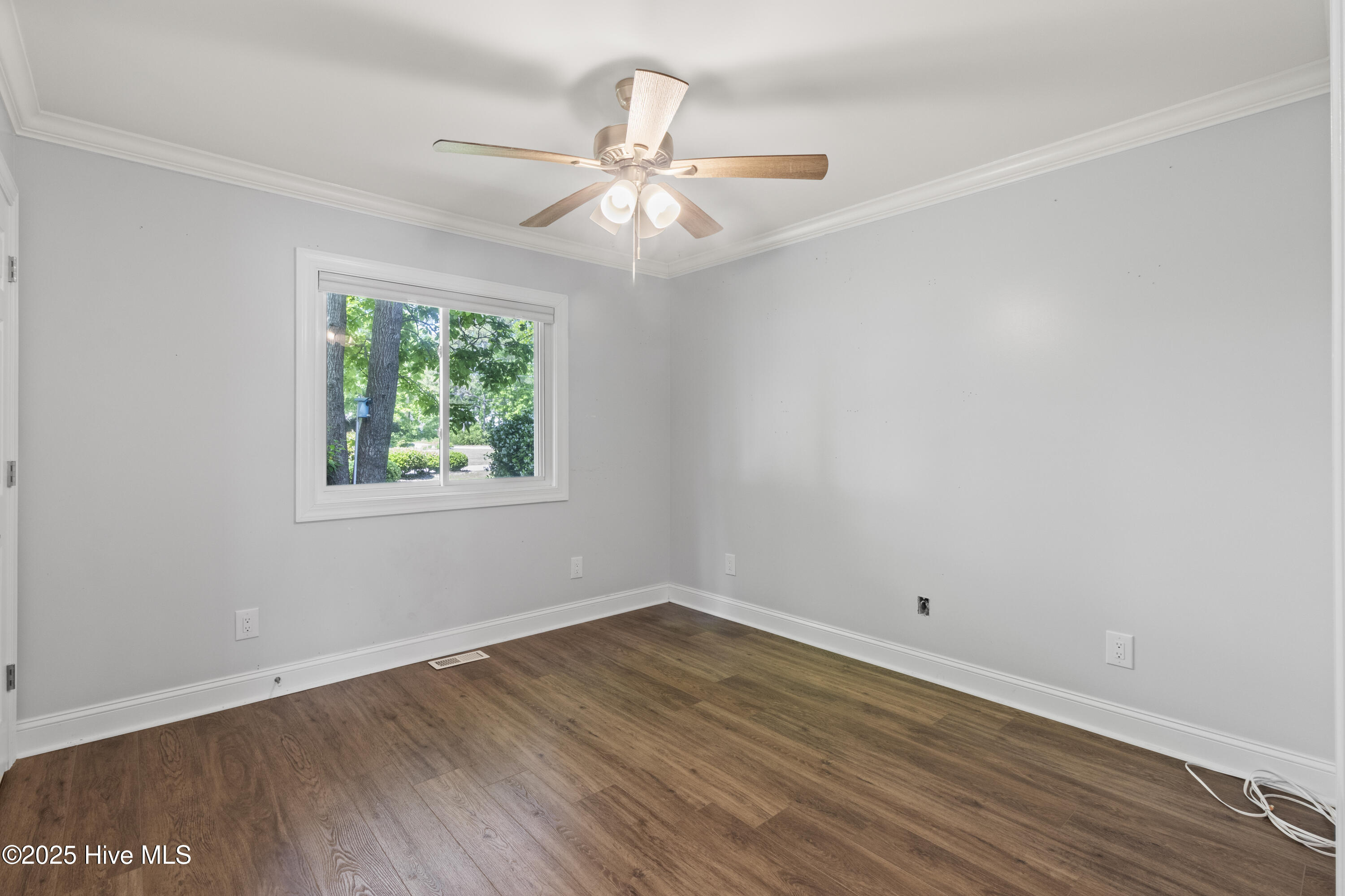 995 Chadwick Shores Drive Property Photo 22