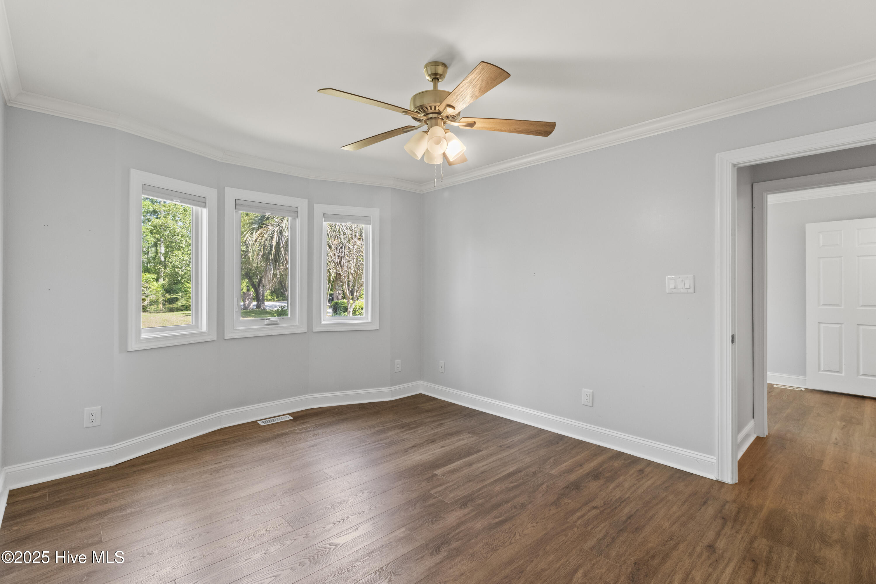 995 Chadwick Shores Drive Property Photo 32