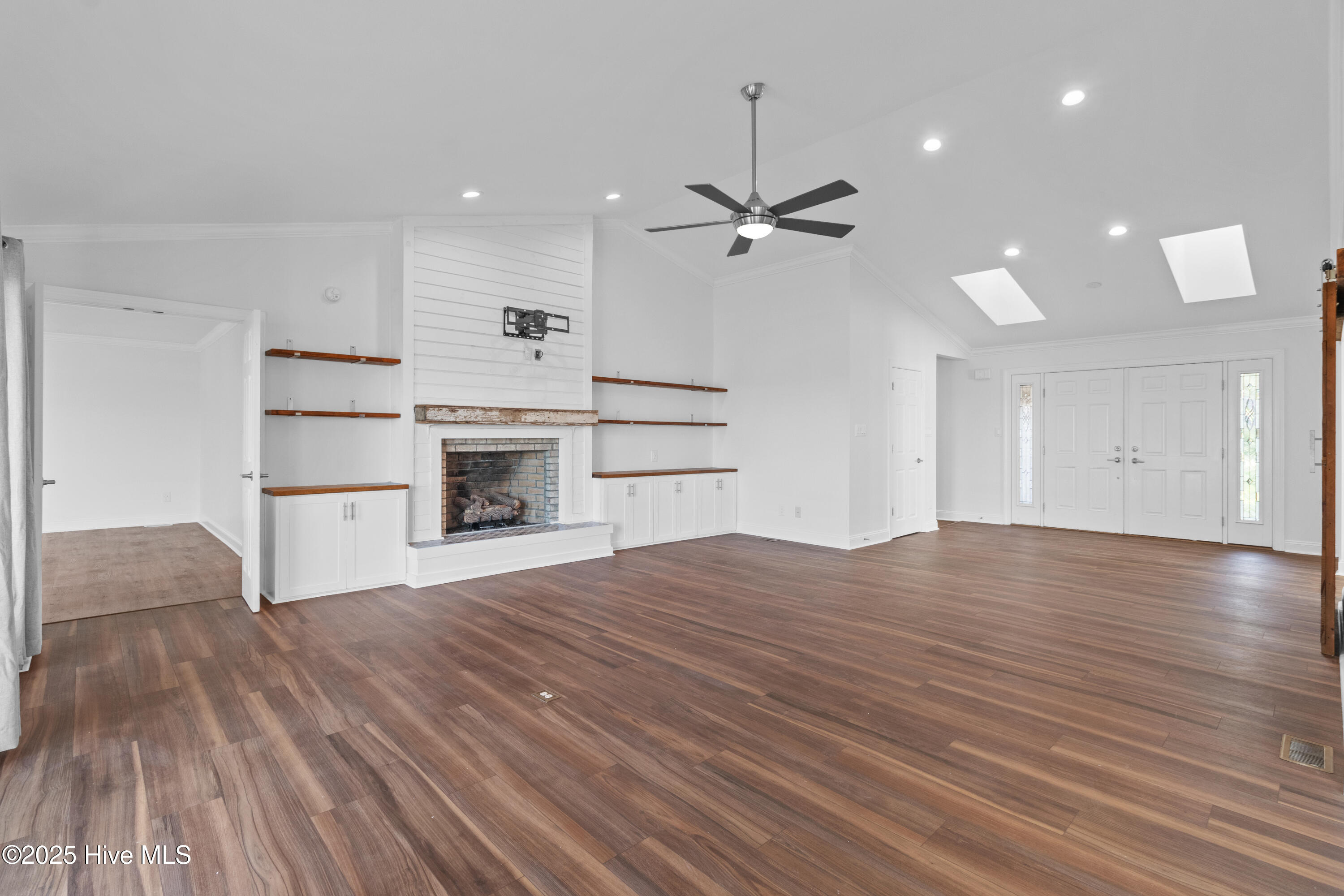 995 Chadwick Shores Drive Property Photo 37