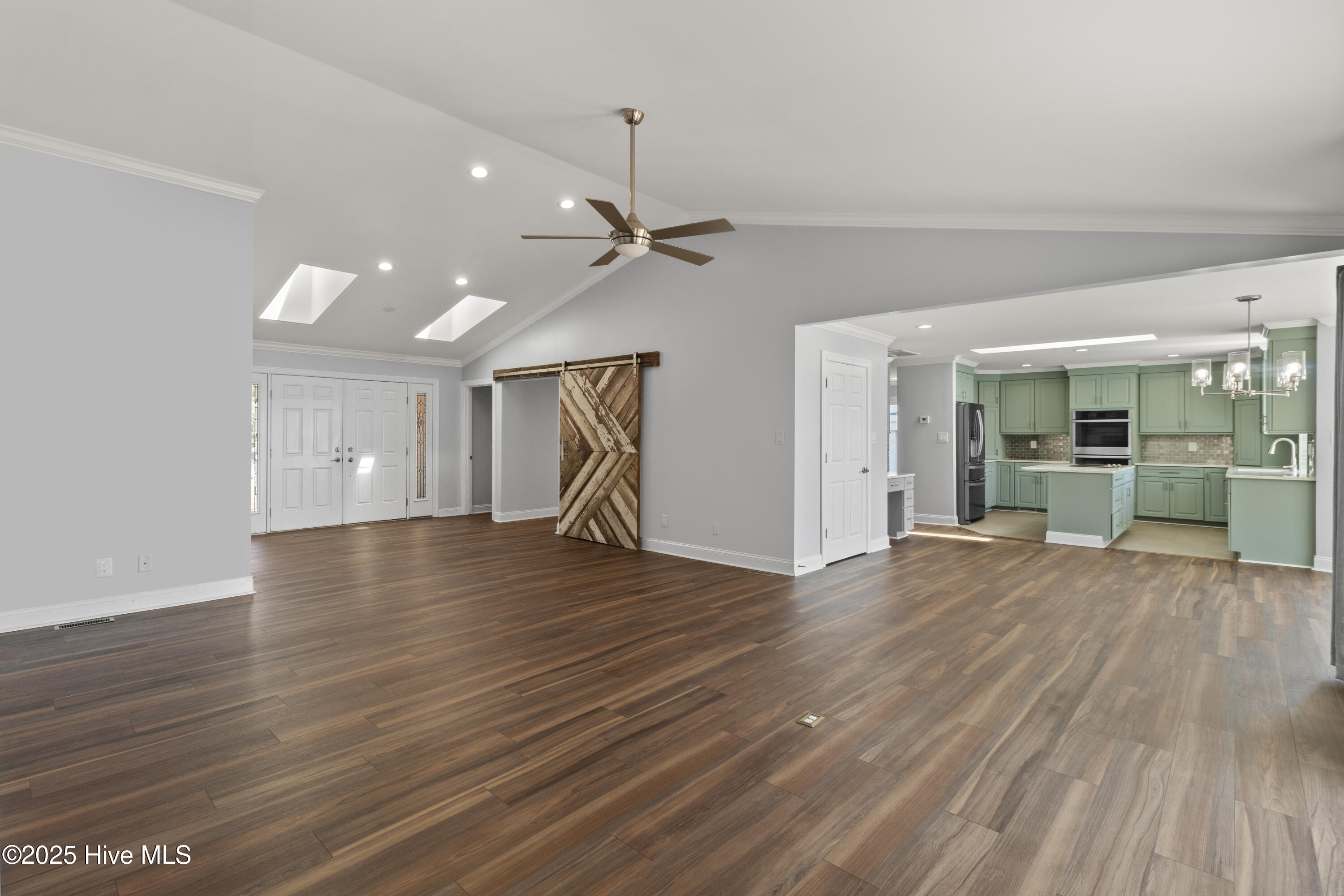 995 Chadwick Shores Drive Property Photo 43