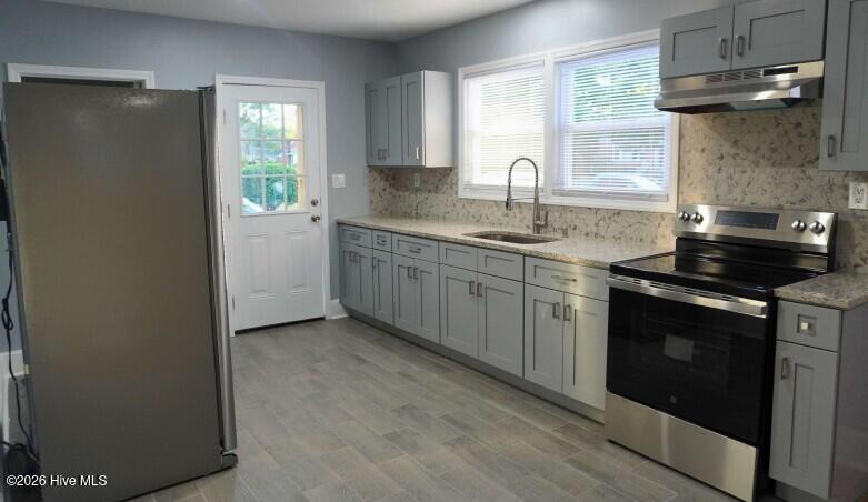 206 Thurston Drive W Property Photo 2