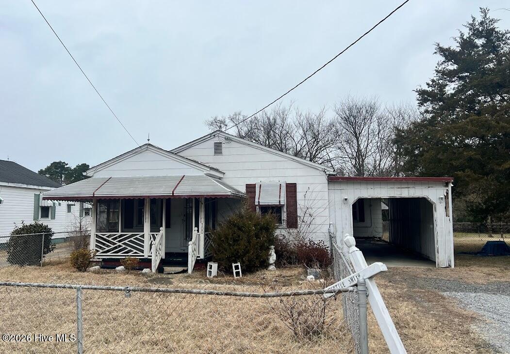 100 Pine Street Property Photo 1