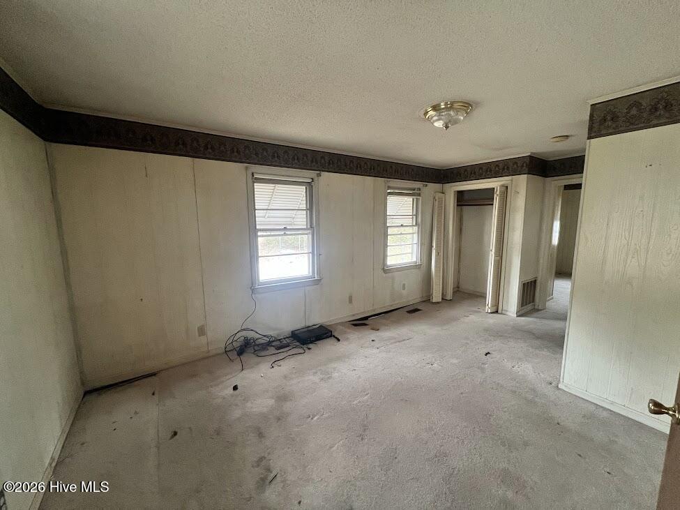 100 Pine Street Property Photo 5
