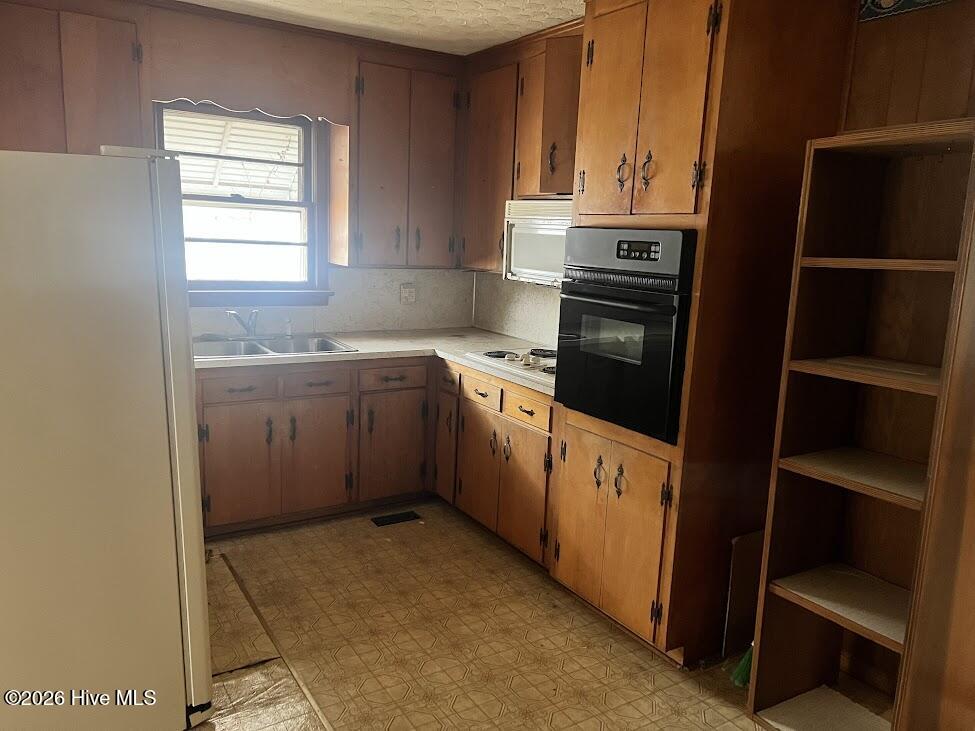 100 Pine Street Property Photo 7