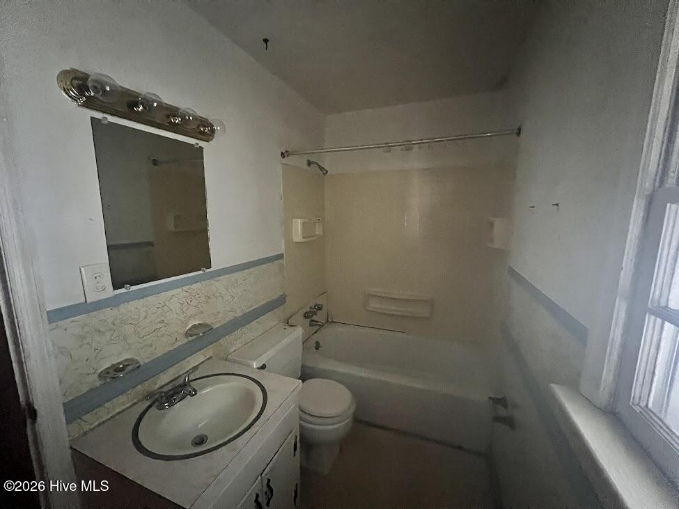 100 Pine Street Property Photo 10