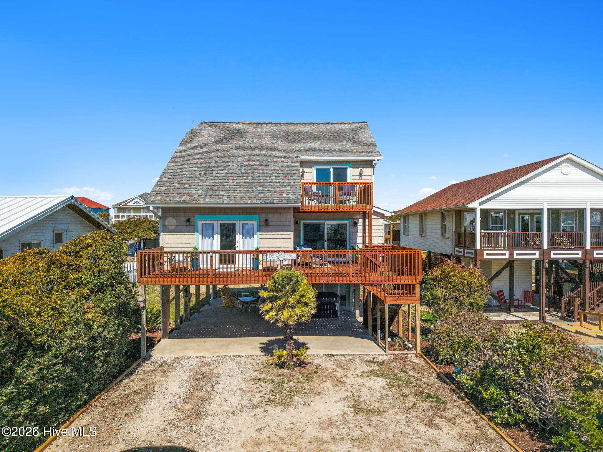 1622 E Beach Drive Property Photo 1