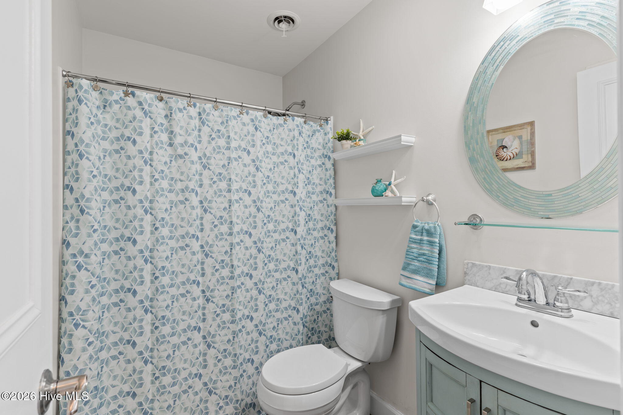 1622 E Beach Drive Property Photo 26