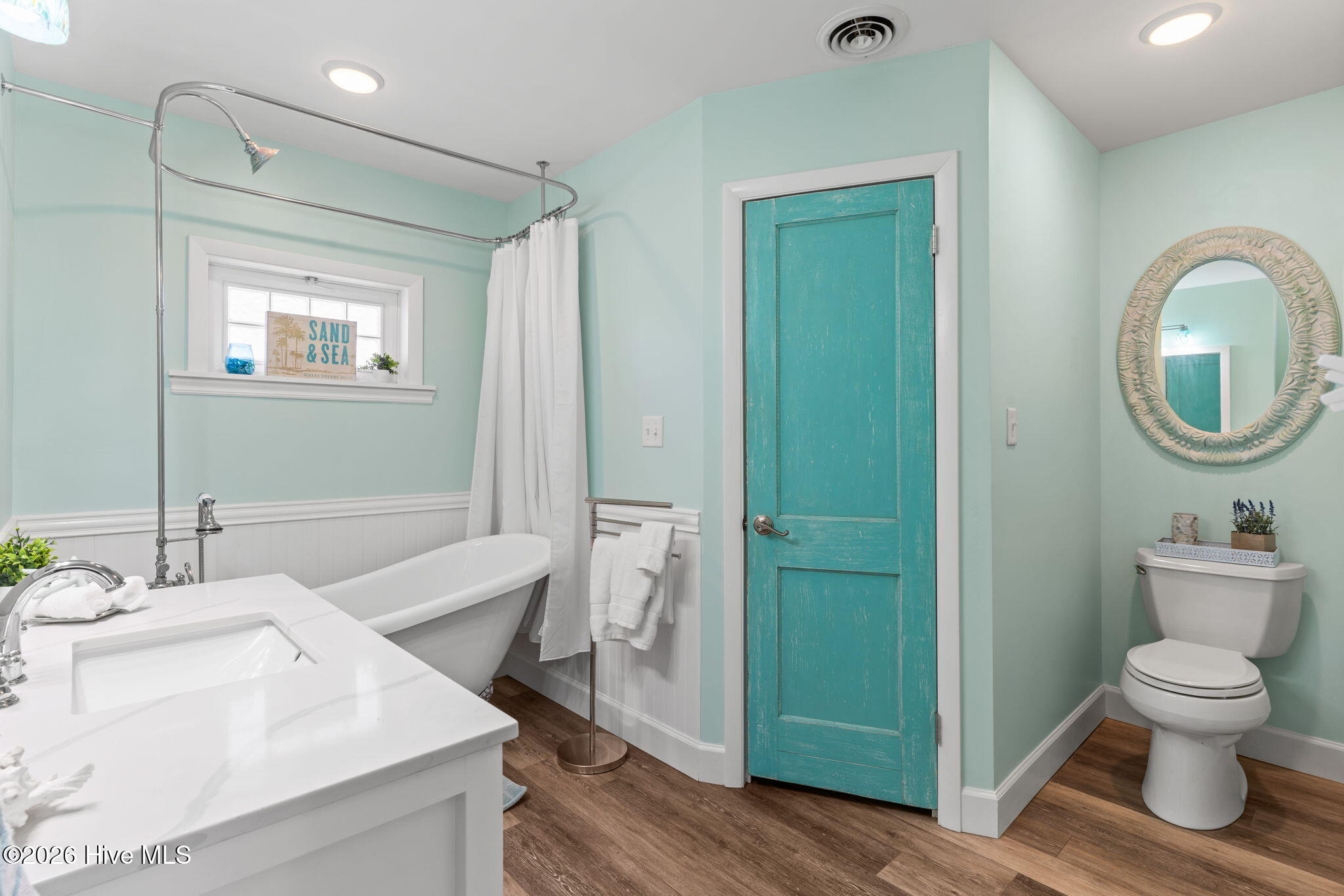 1622 E Beach Drive Property Photo 29
