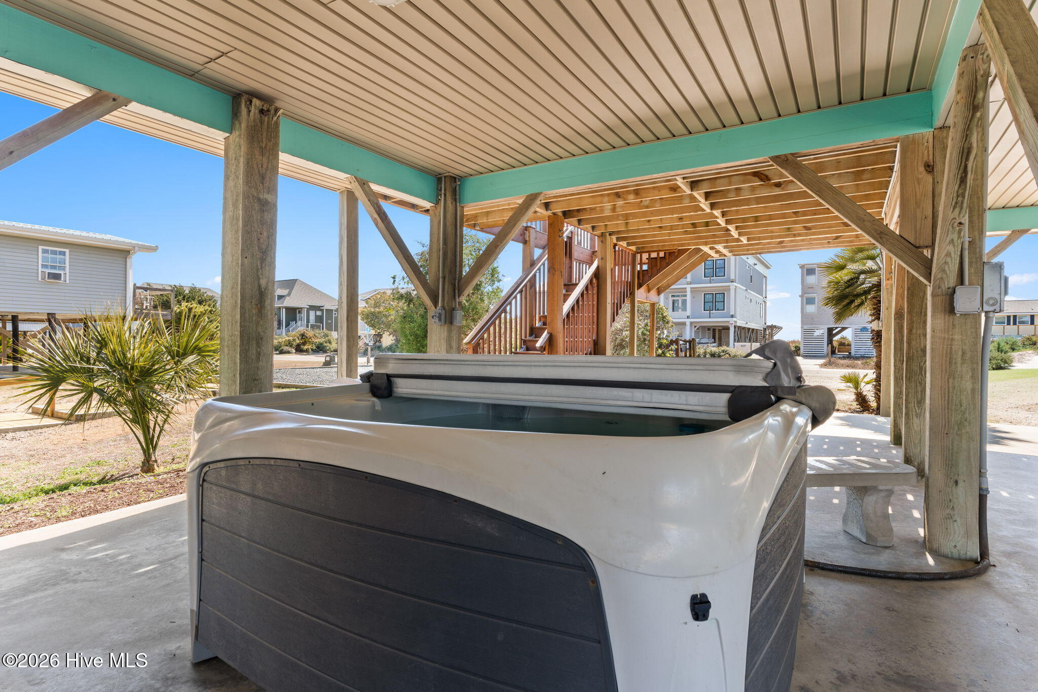 1622 E Beach Drive Property Photo 36