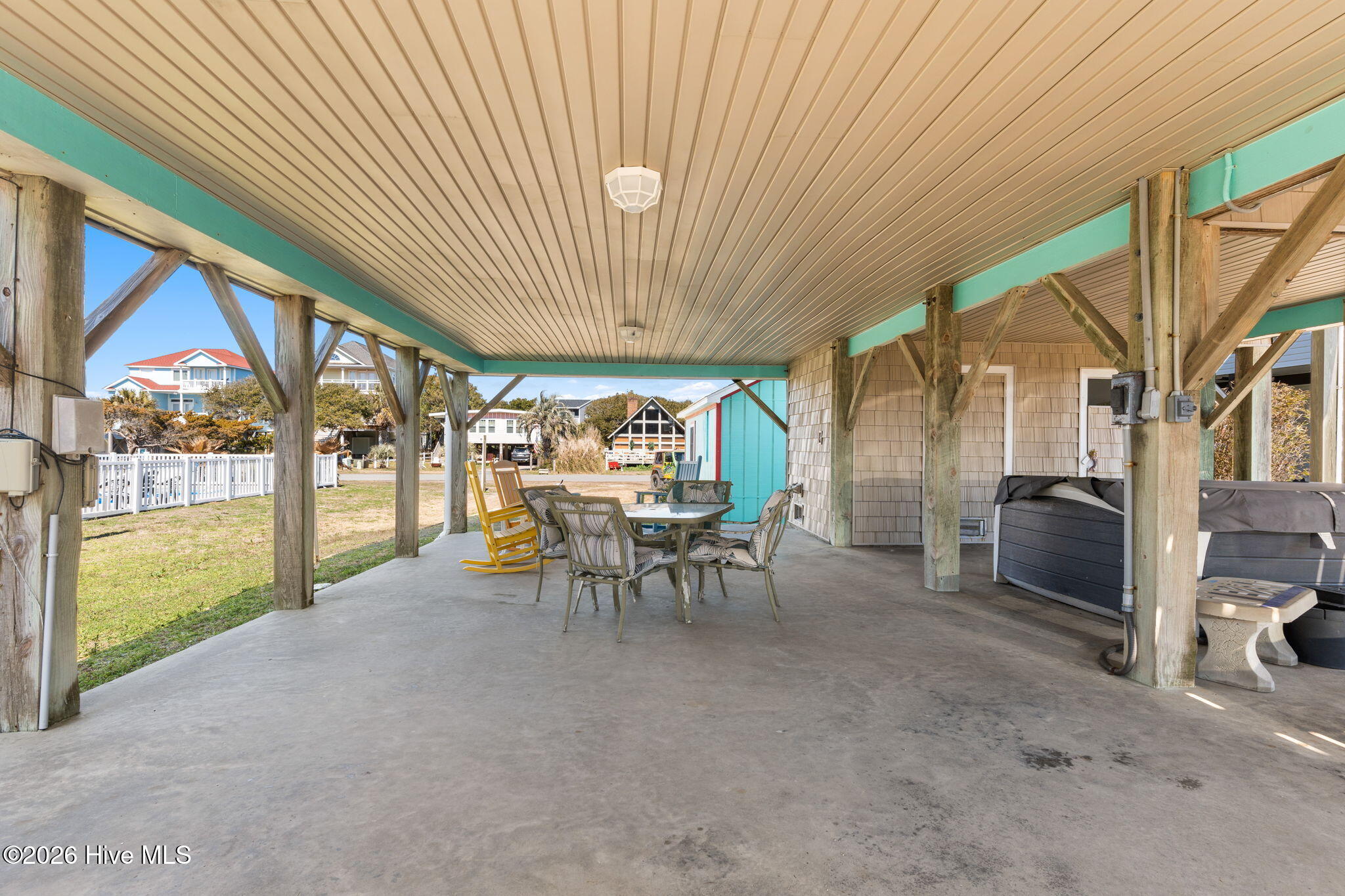 1622 E Beach Drive Property Photo 37