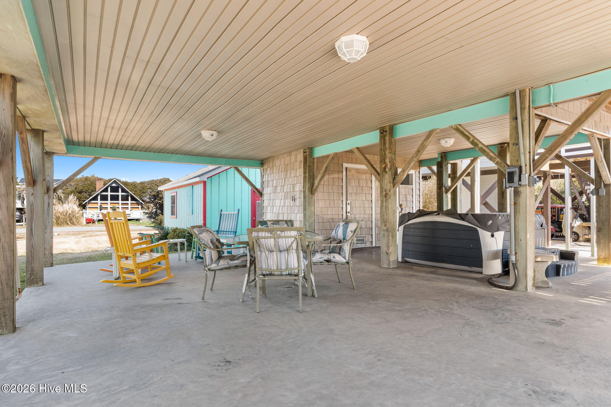 1622 E Beach Drive Property Photo 39