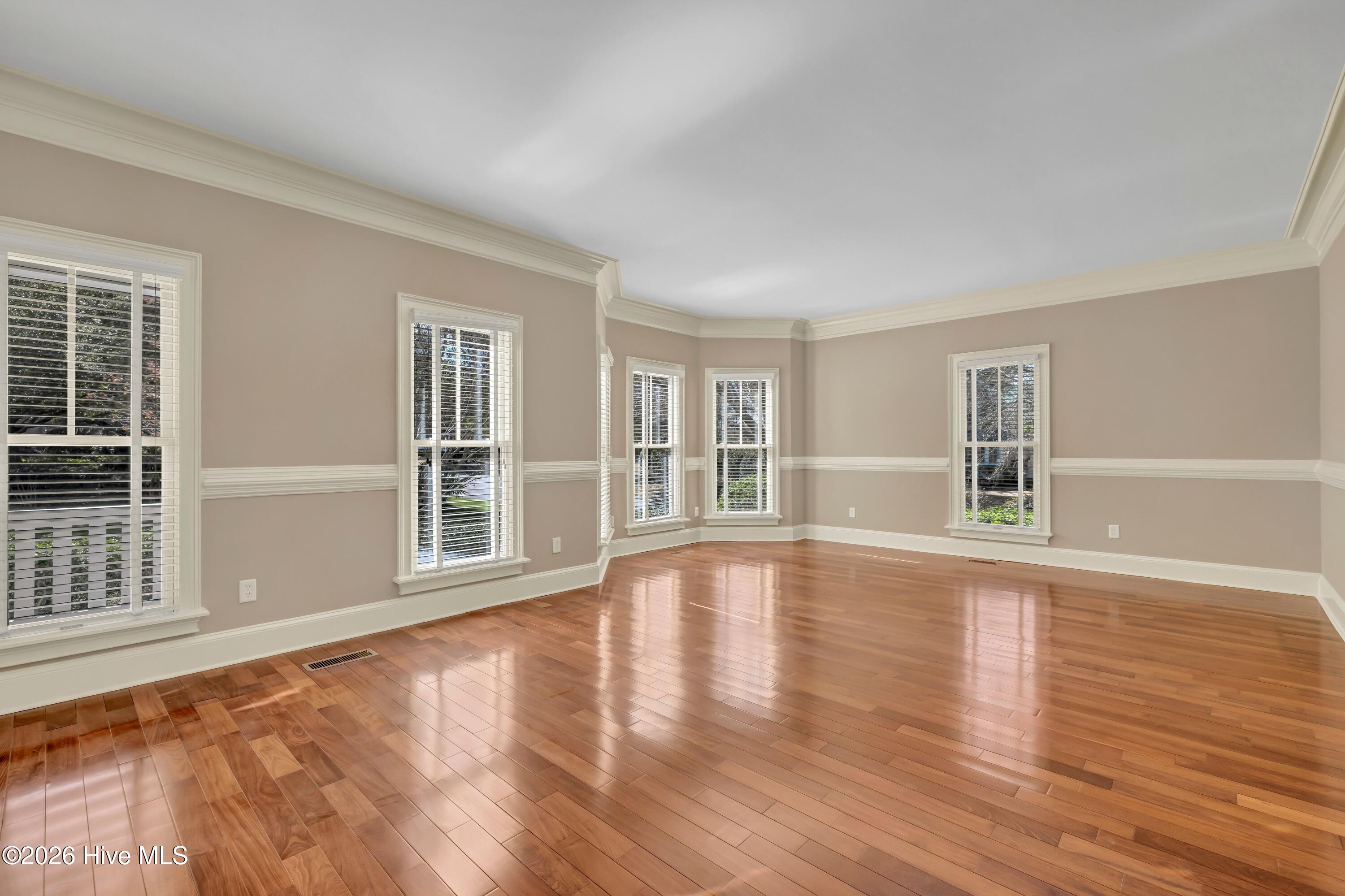 2201 Pinehurst Place Property Photo 9