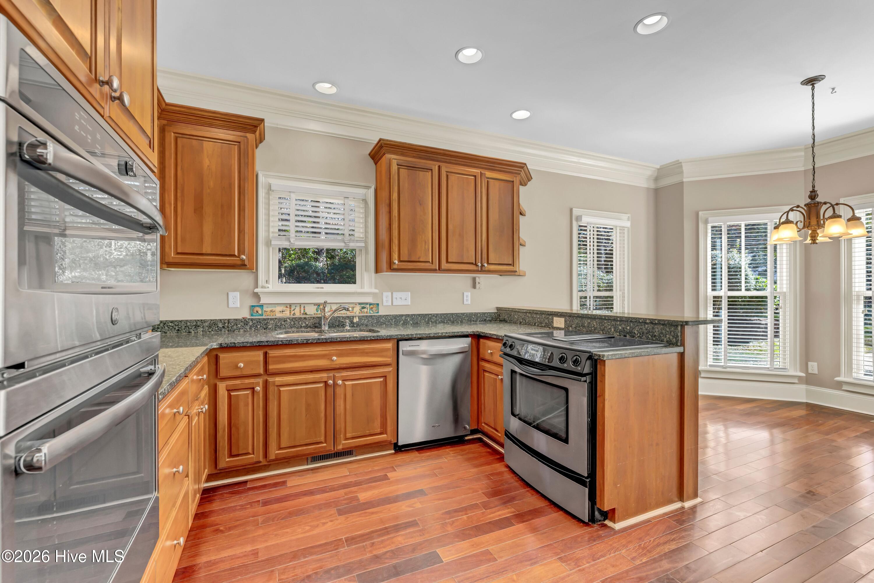 2201 Pinehurst Place Property Photo 17