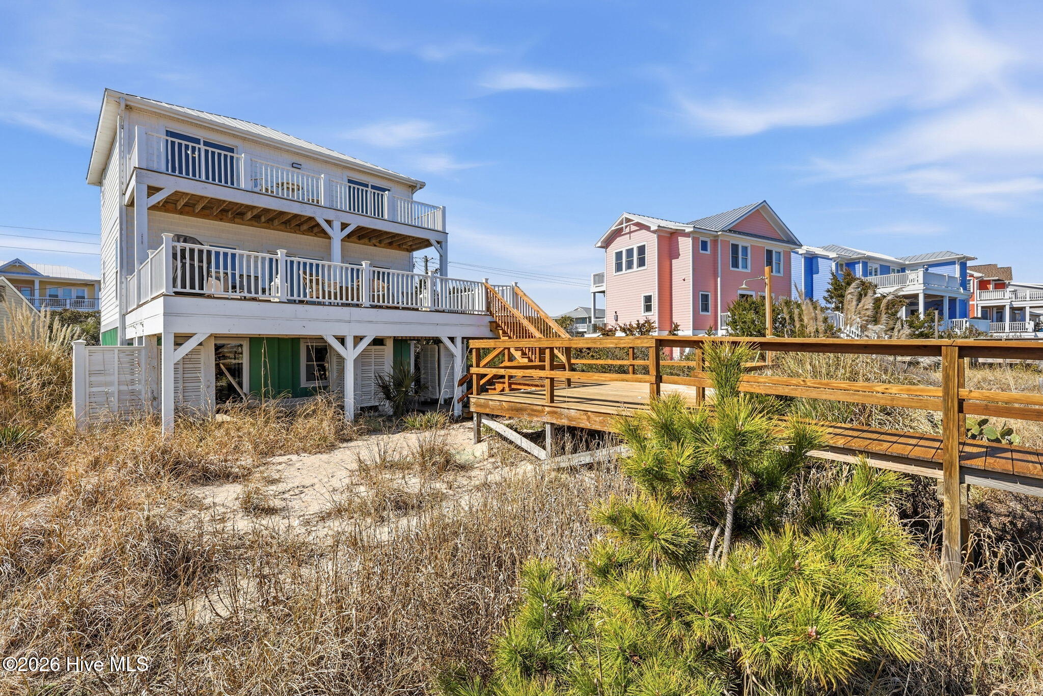 813 Fort Fisher Boulevard S Property Photo 1
