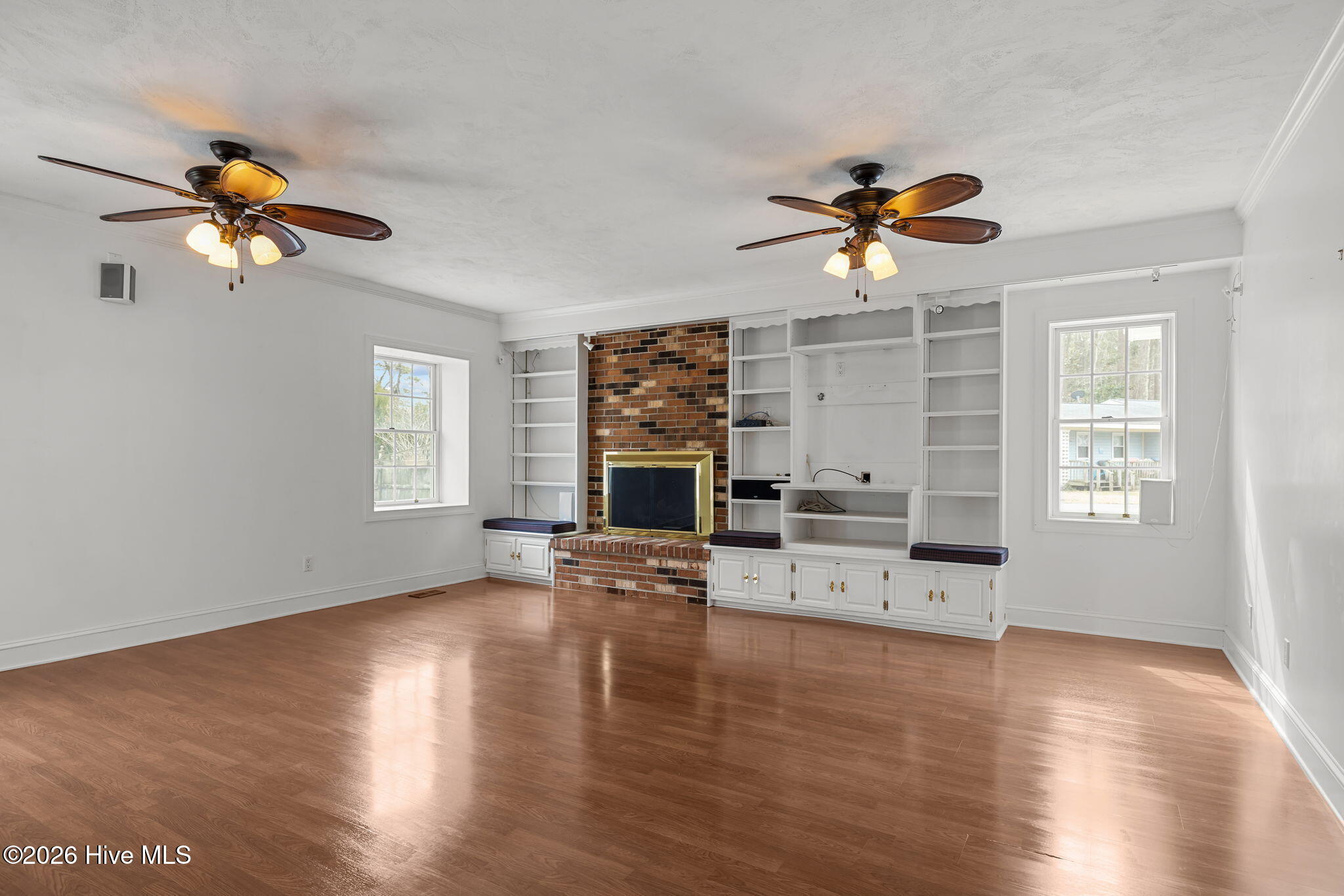 201 Sycamore Drive Property Photo 6