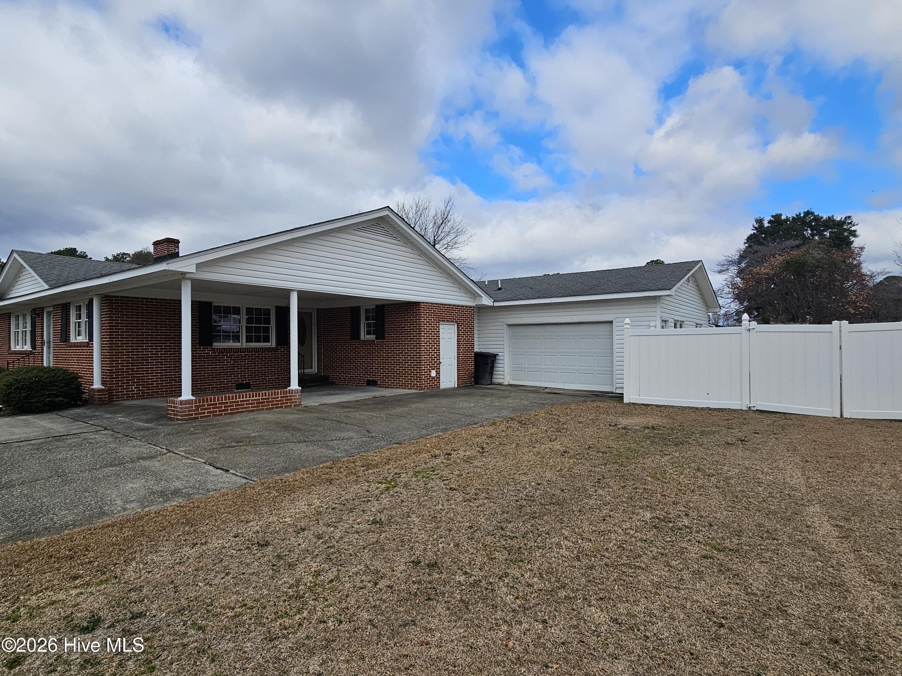 309 Fairfax Street Property Photo 3