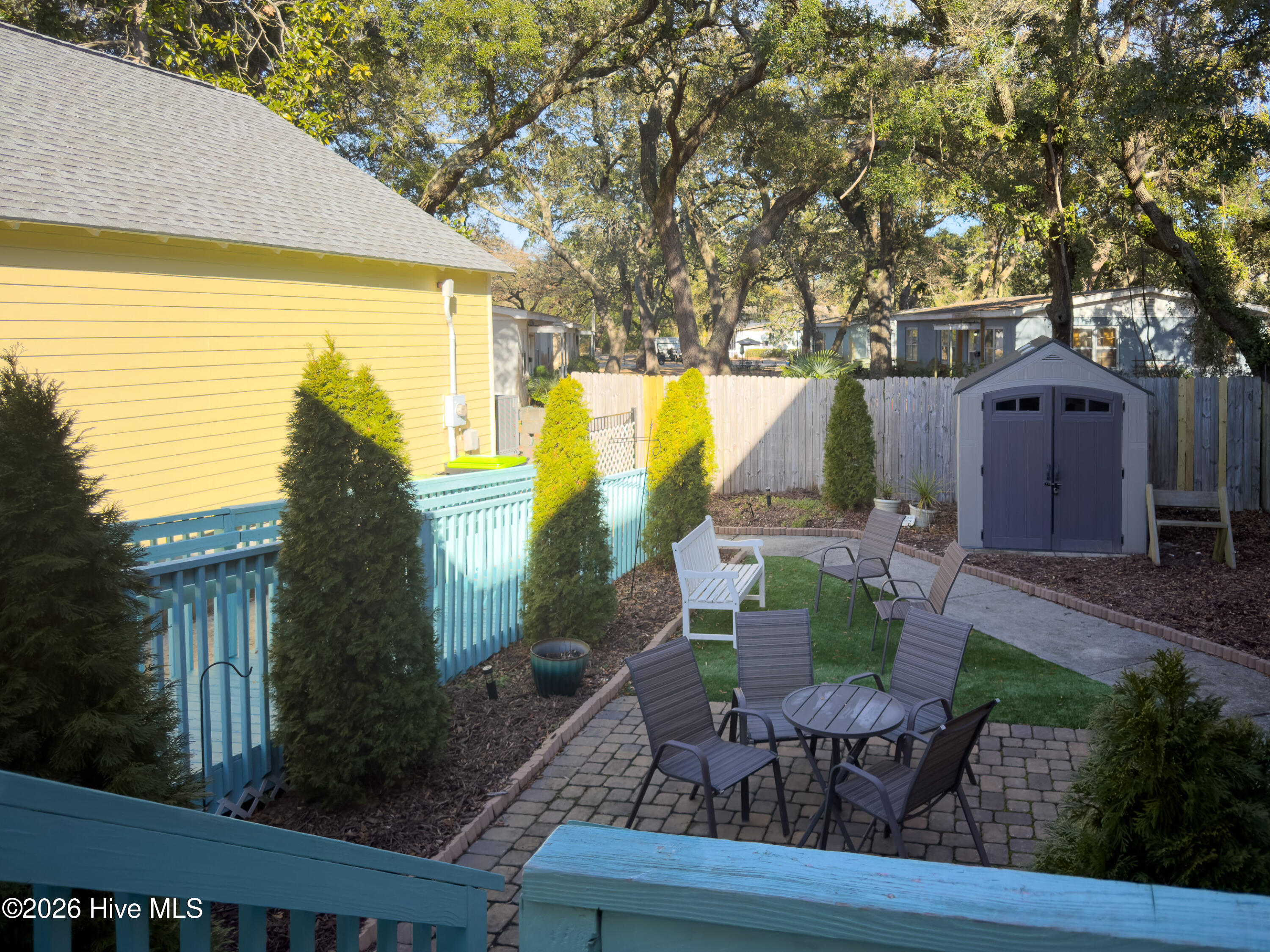 414 N Howe Street Property Photo 31