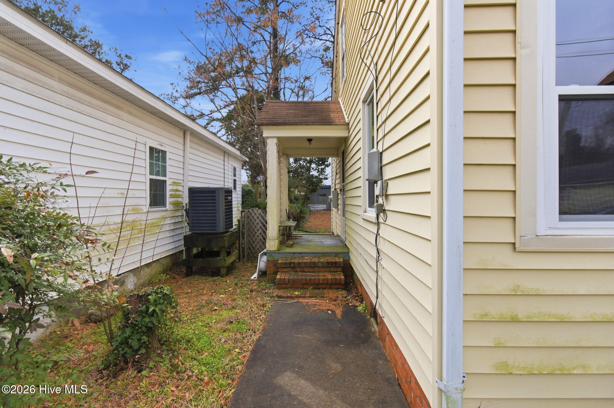 409 Perry Street Property Photo 4