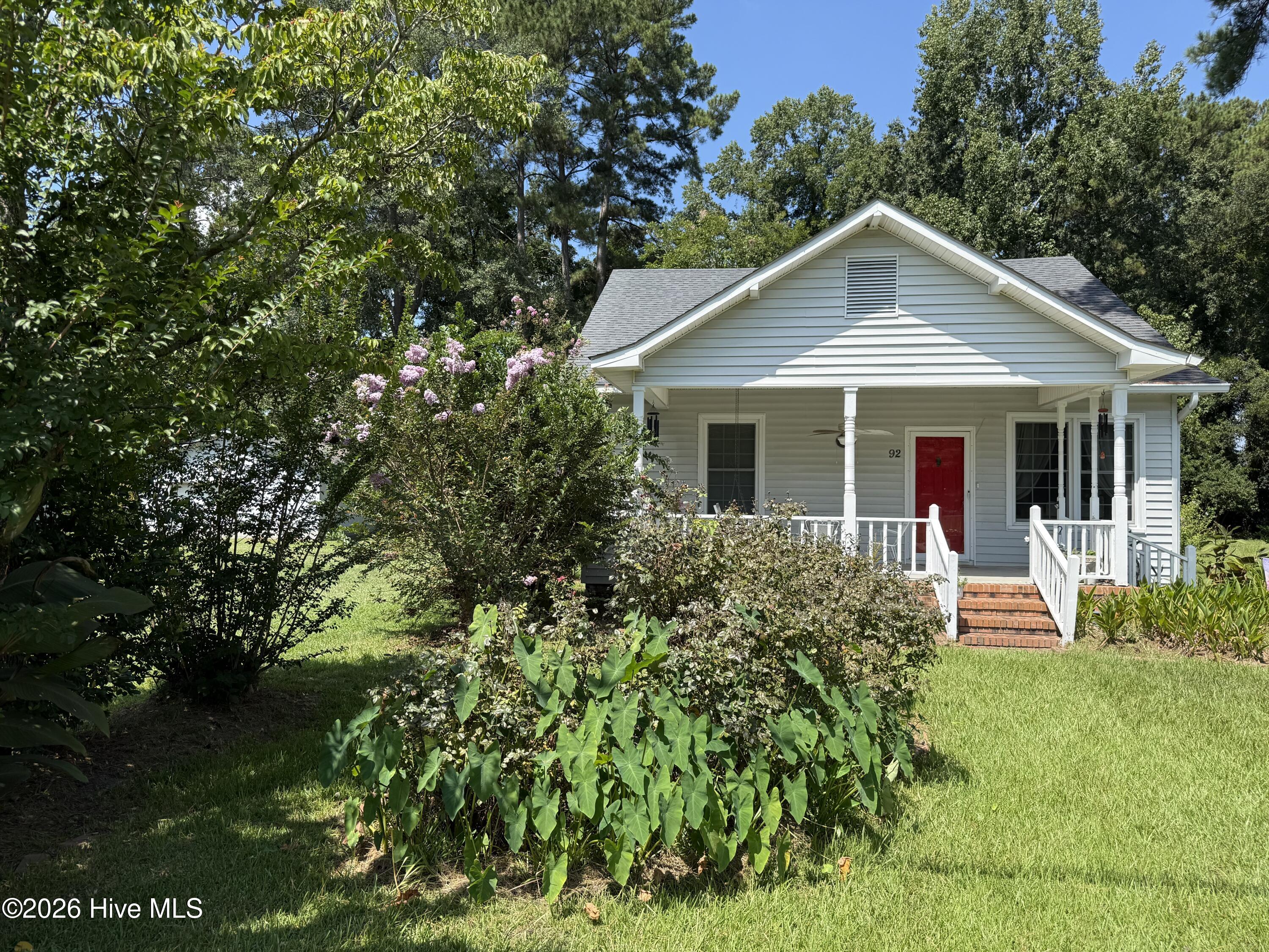 92 S Elm Street Property Photo 3