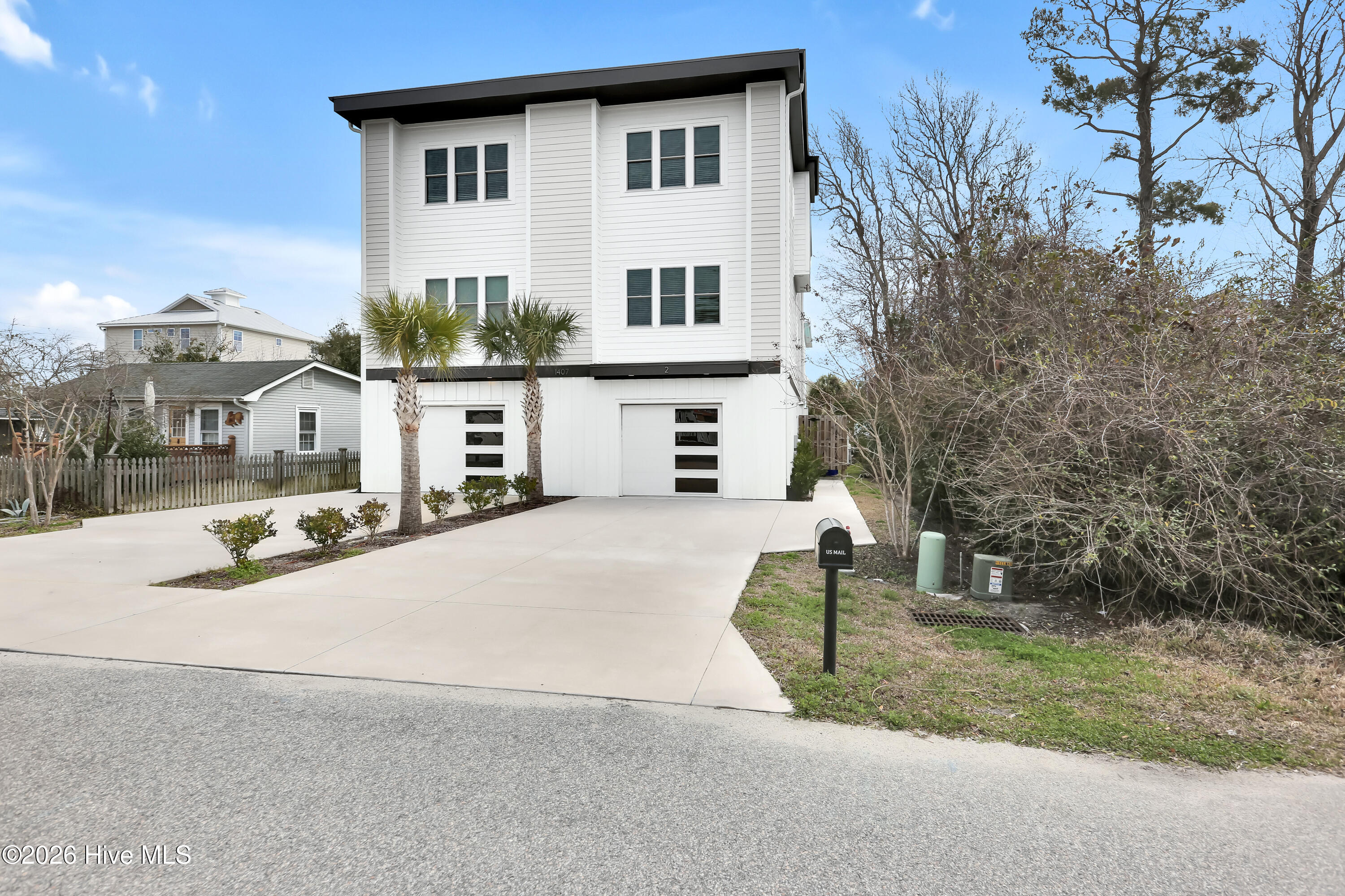 1407 Searay Lane Unit 2 Property Photo 3