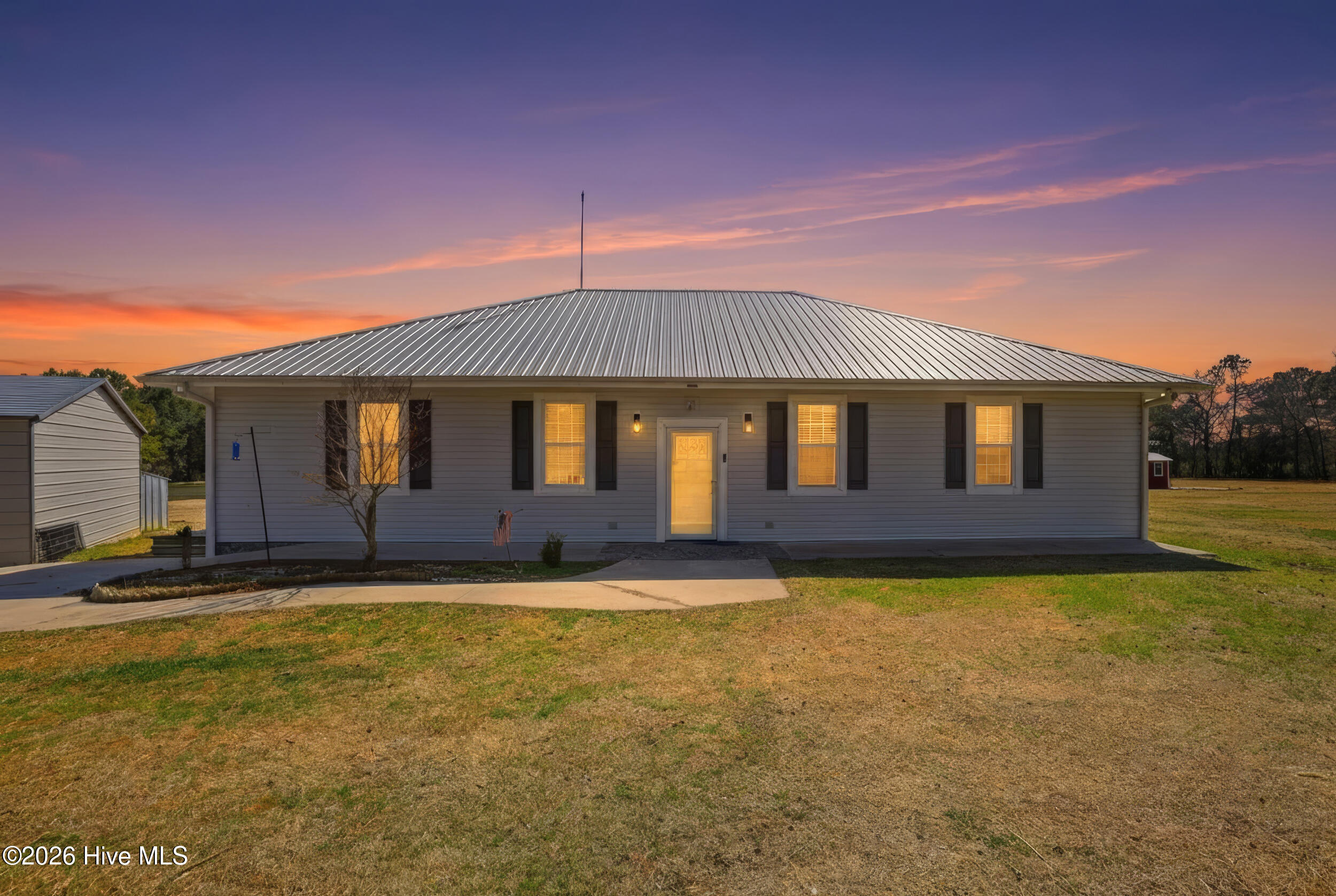 335 Bull Tail Road Property Photo 1