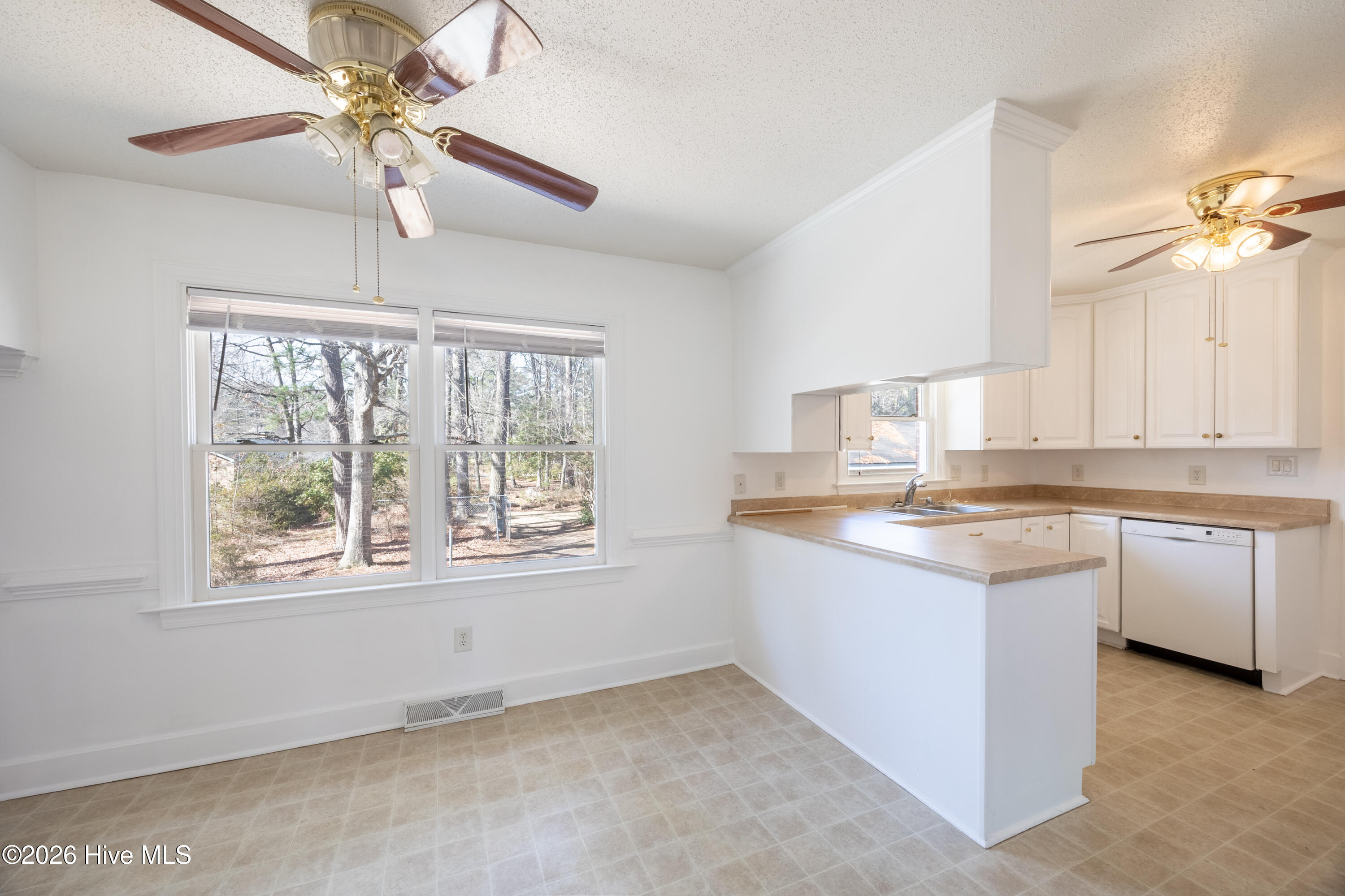 2509 Ward Boulevard Property Photo 8