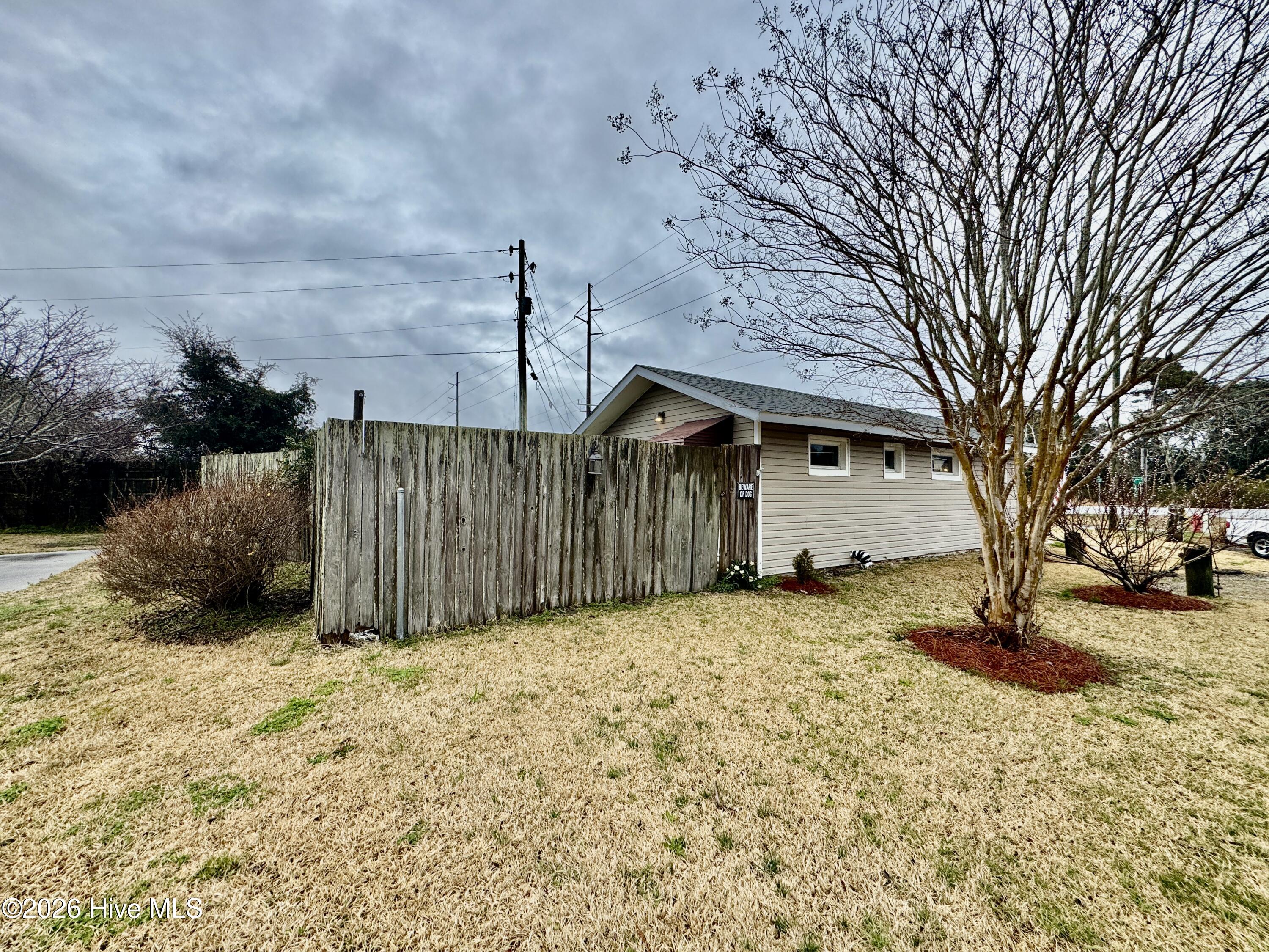 100 Earl Avenue Property Photo 7