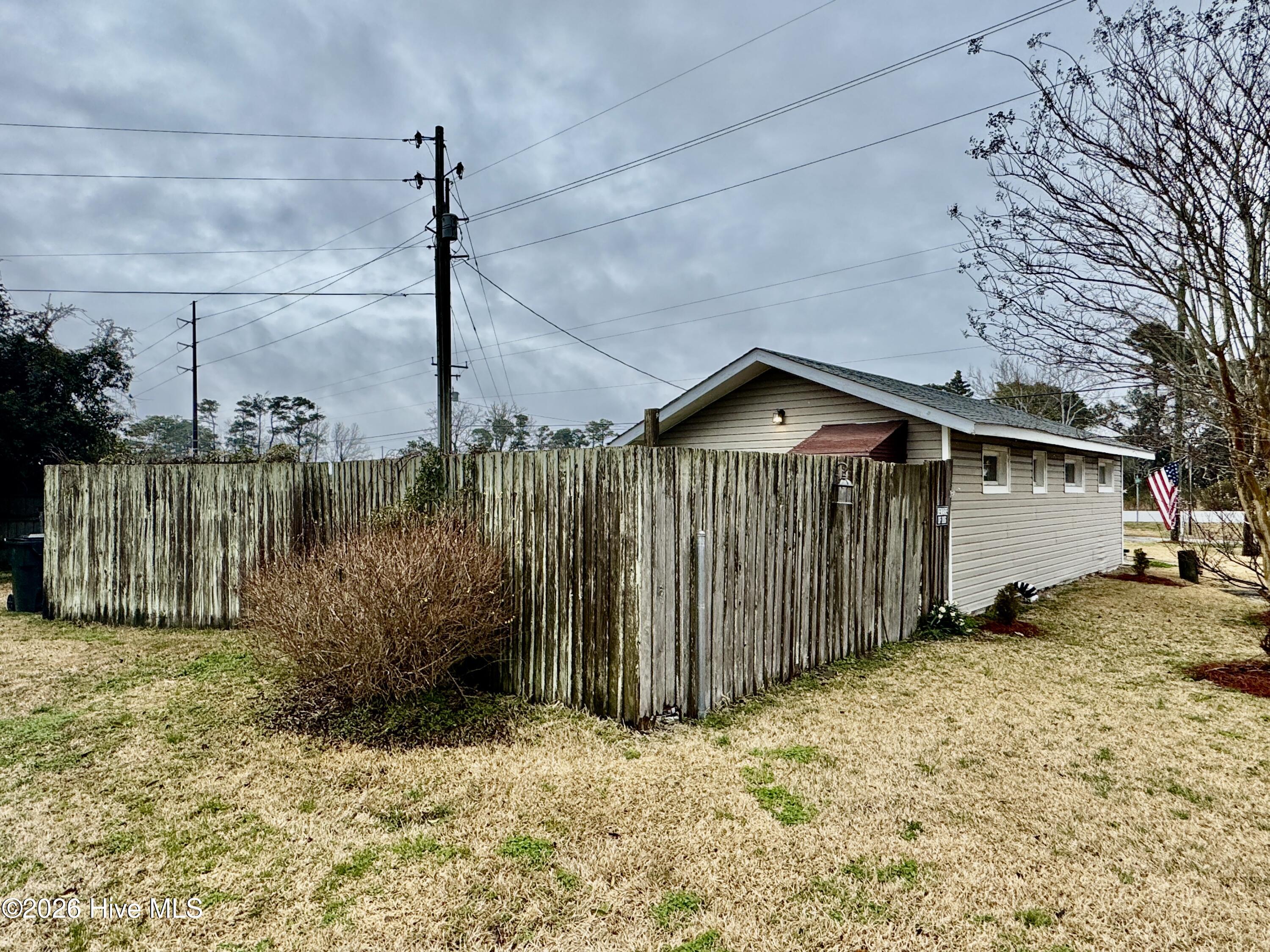 100 Earl Avenue Property Photo 10