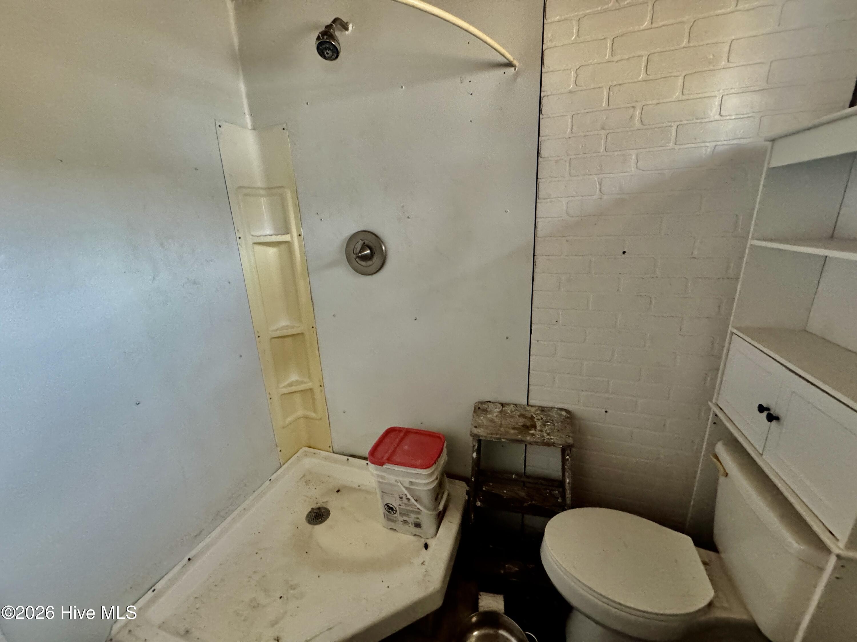 100 Earl Avenue Property Photo 18