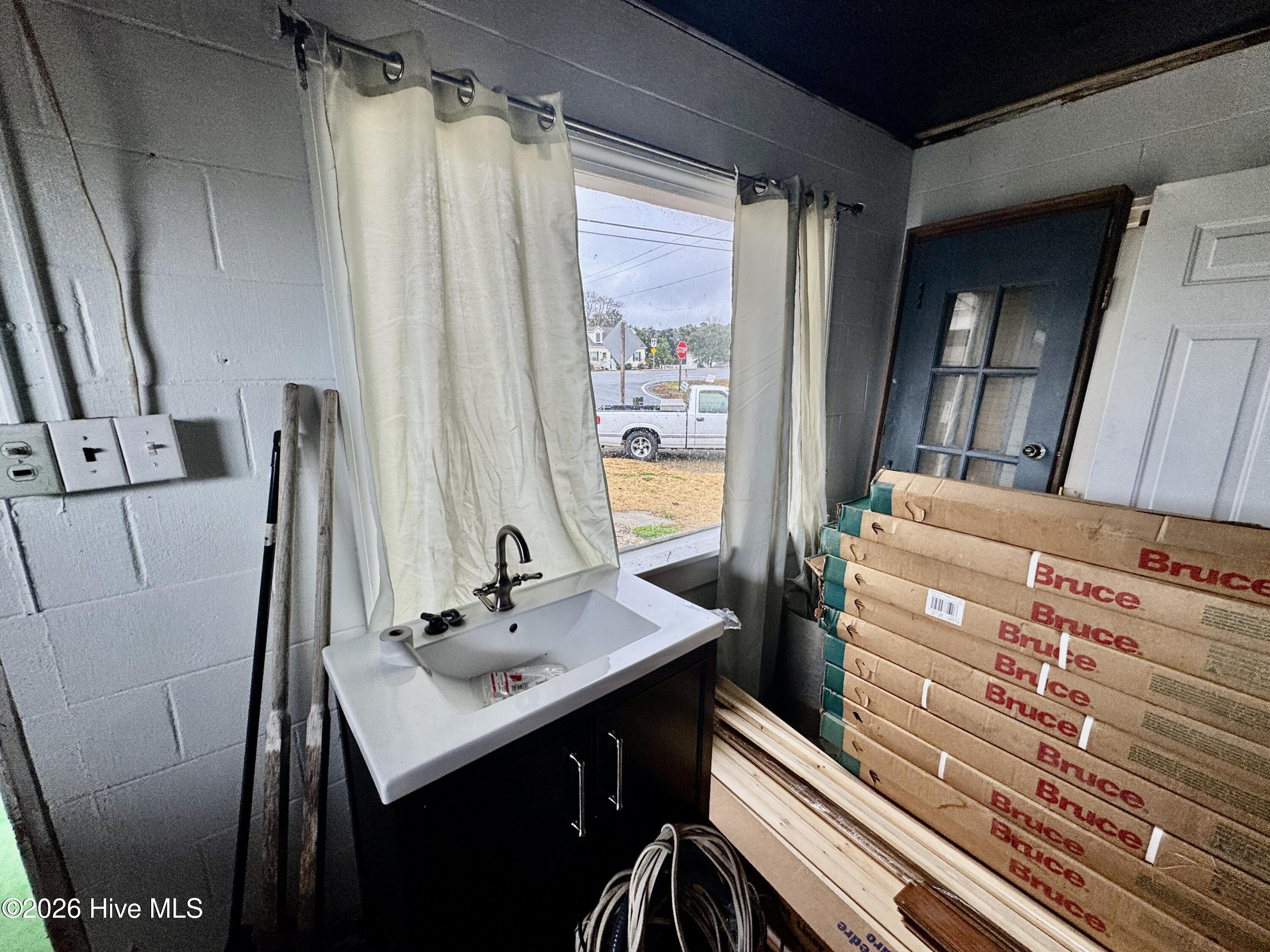 100 Earl Avenue Property Photo 25