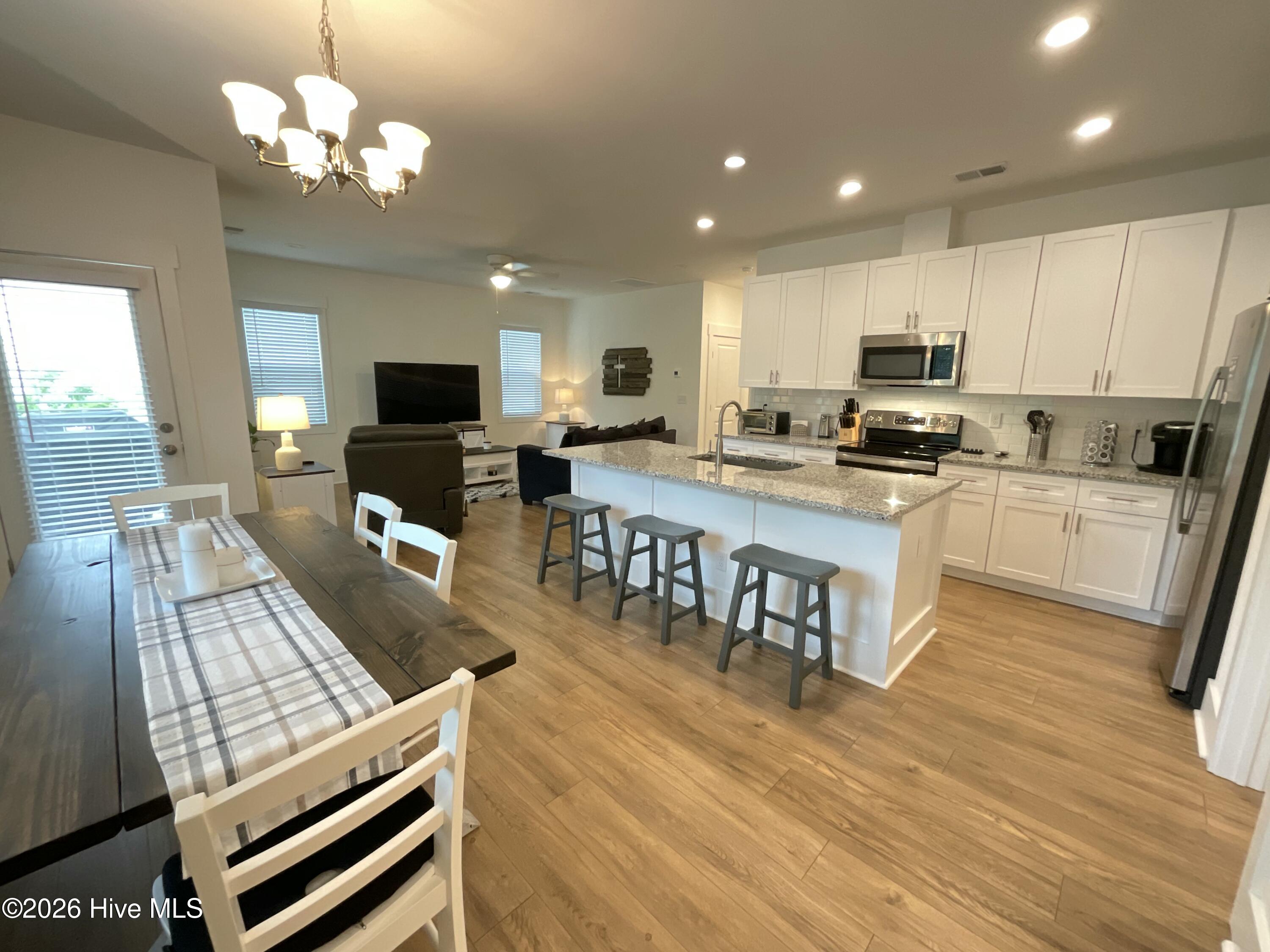 1425 Eco Circle Property Photo 16